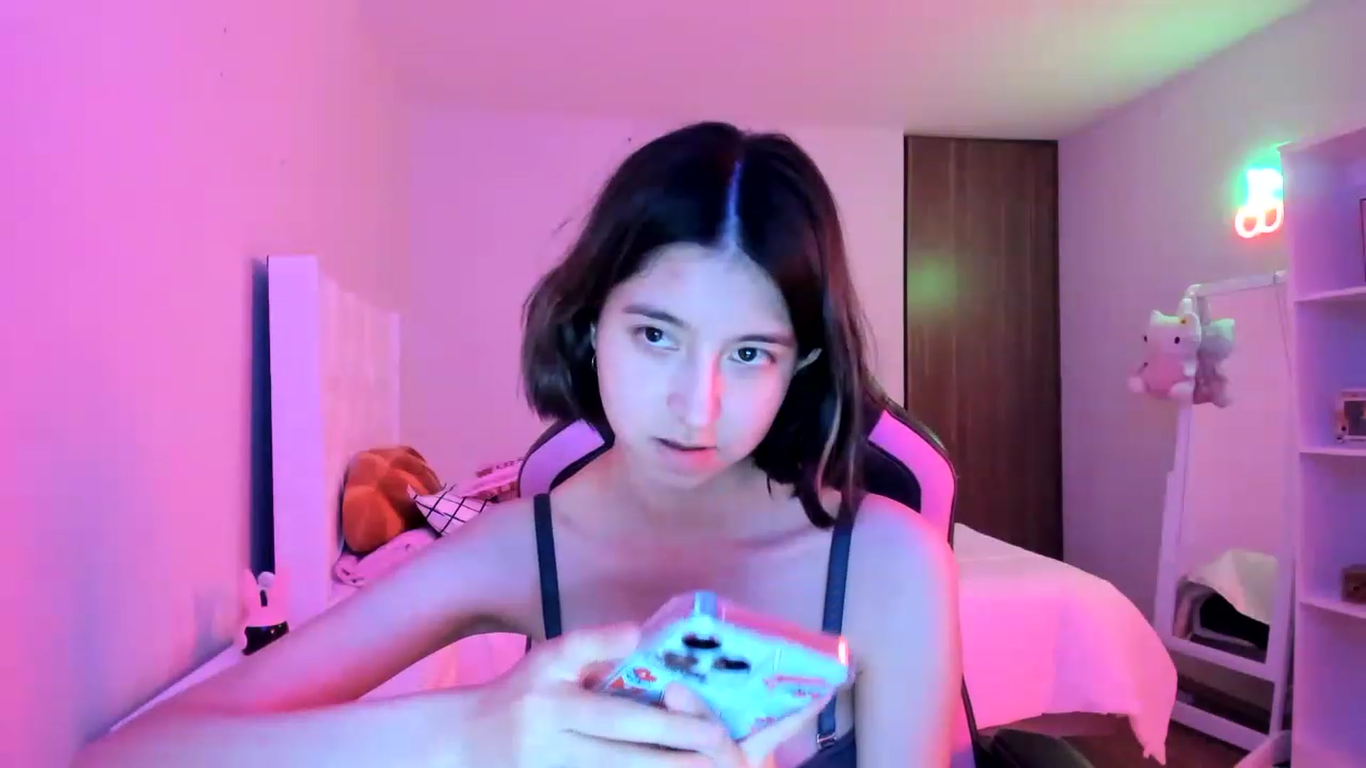 Gallery image thumbnail from Cherrycute666's myfreecams stream on, 02/25/2023, 14:08 image 17 of 20