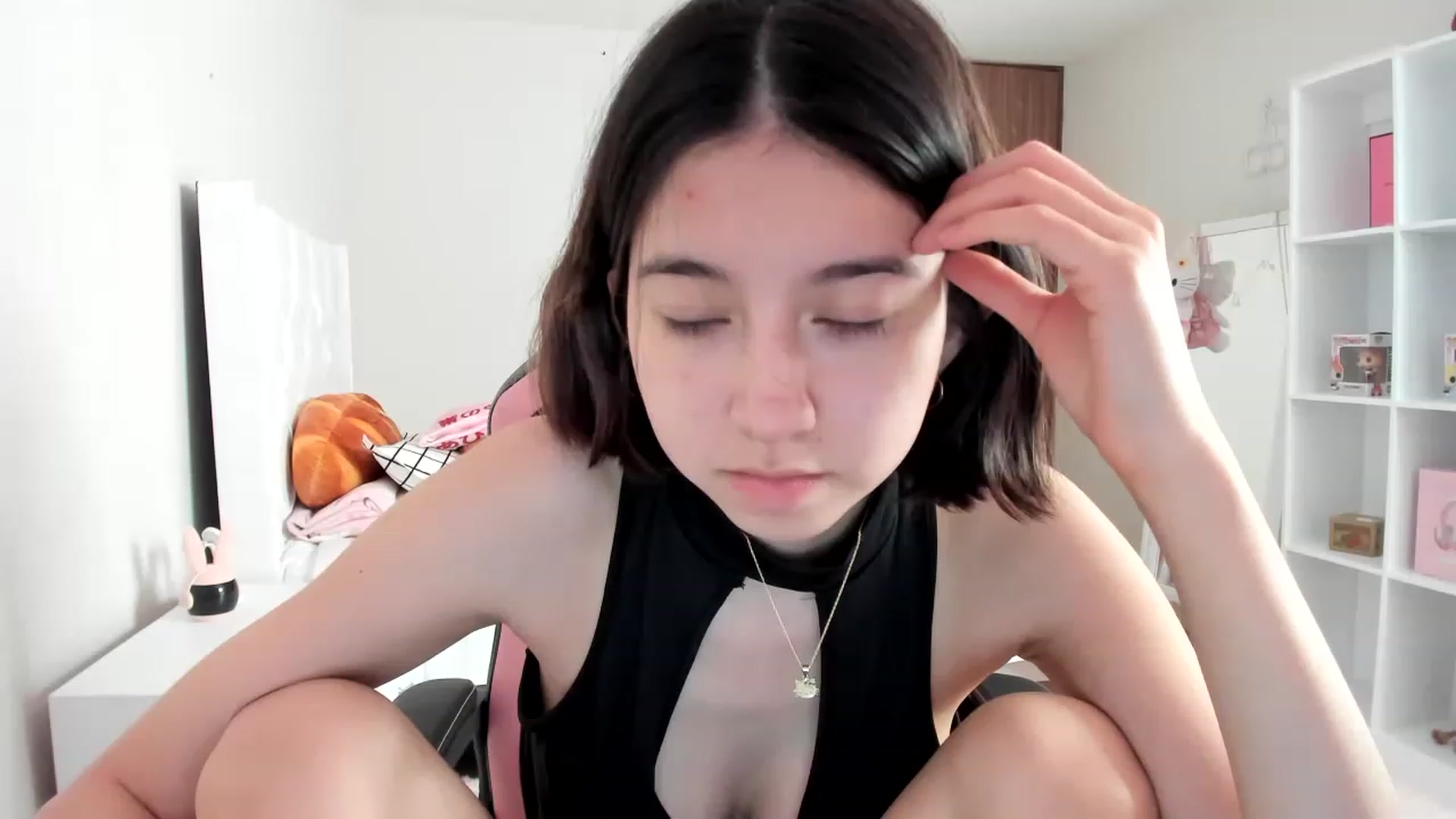 Gallery image thumbnail from Cherrycute666's myfreecams stream on, 02/25/2023, 14:33 image 17 of 20