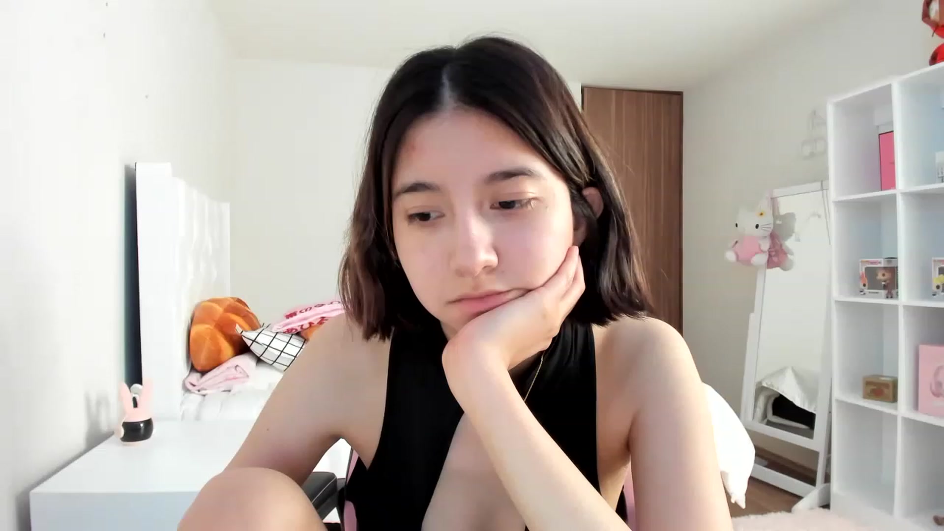 Gallery image thumbnail from Cherrycute666's myfreecams stream on, 02/25/2023, 14:33 image 16 of 20