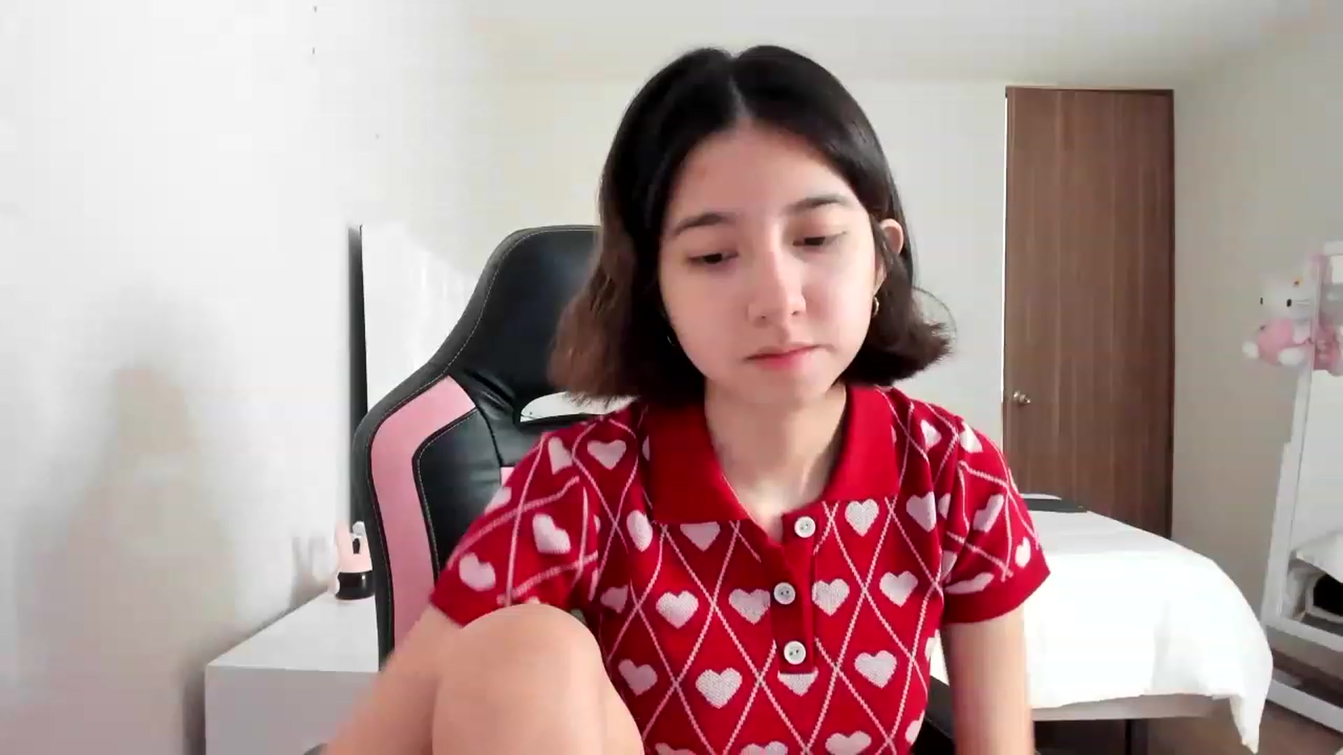 Gallery image thumbnail from Cherrycute666's myfreecams stream on, 02/25/2023, 23:20 image 17 of 20