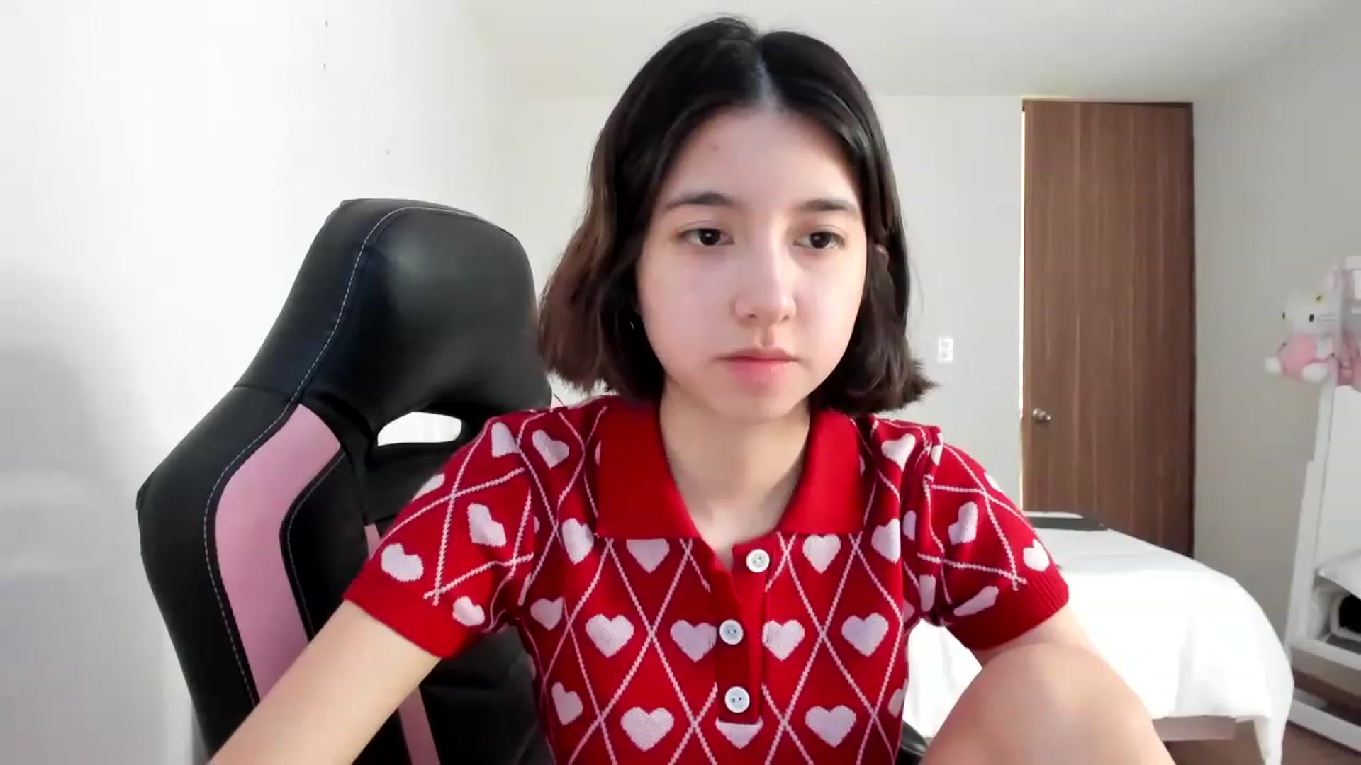 Gallery image thumbnail from Cherrycute666's myfreecams stream on, 02/26/2023, 24:41 image 6 of 20