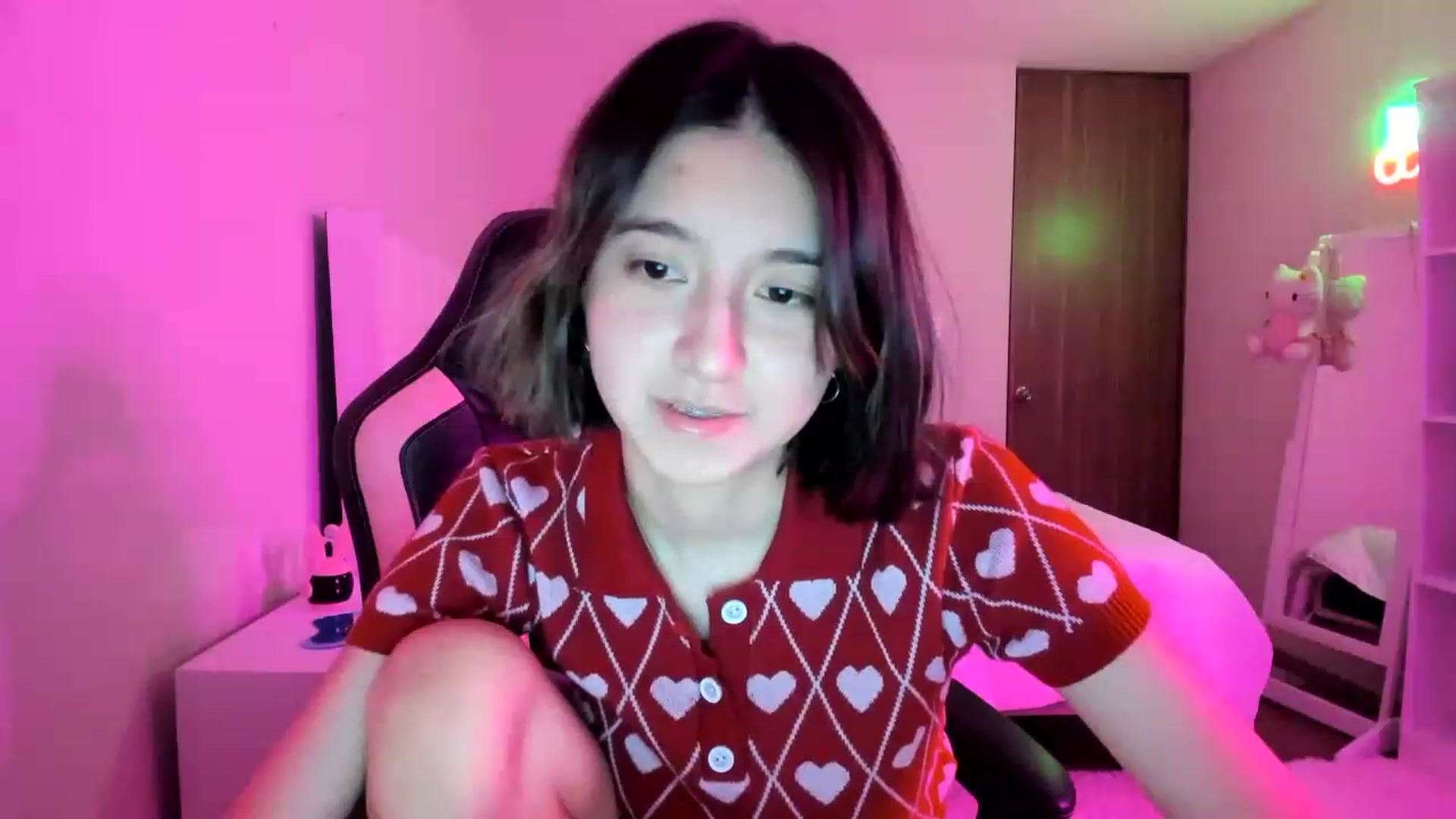 Gallery image thumbnail from Cherrycute666's myfreecams stream on, 02/26/2023, 12:10 image 19 of 20