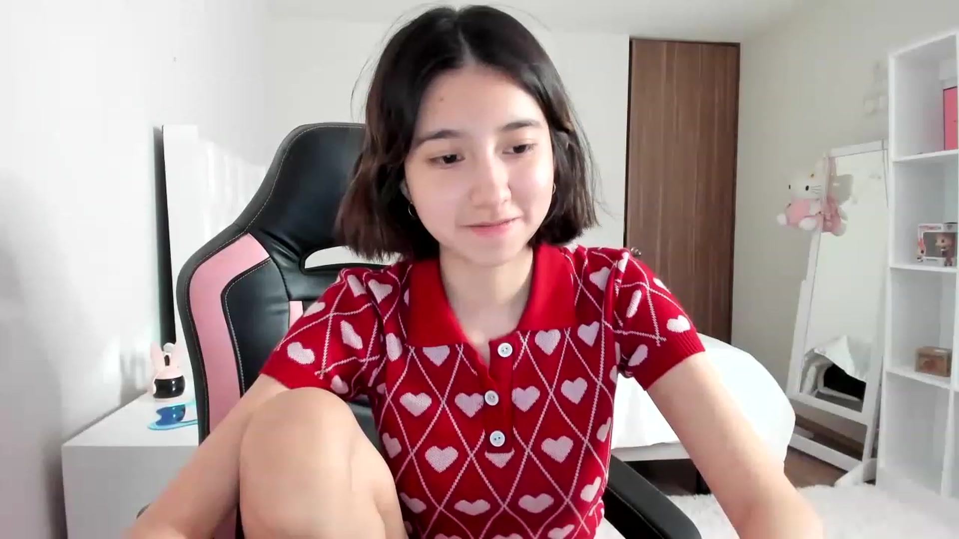 Gallery image thumbnail from Cherrycute666's myfreecams stream on, 02/26/2023, 12:10 image 7 of 20
