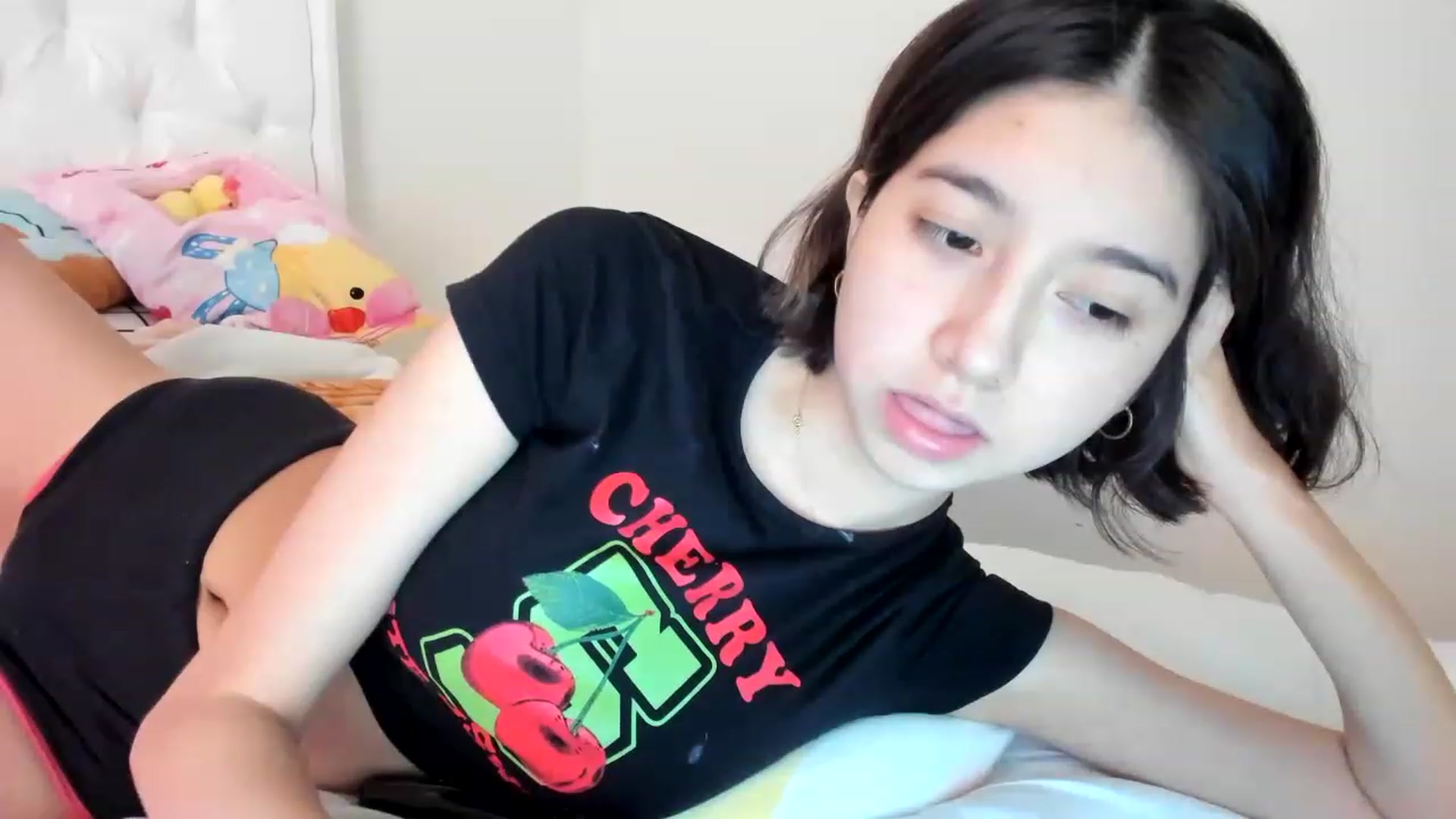 Gallery image thumbnail from Cherrycute666's myfreecams stream on, 02/26/2023, 18:36 image 8 of 20