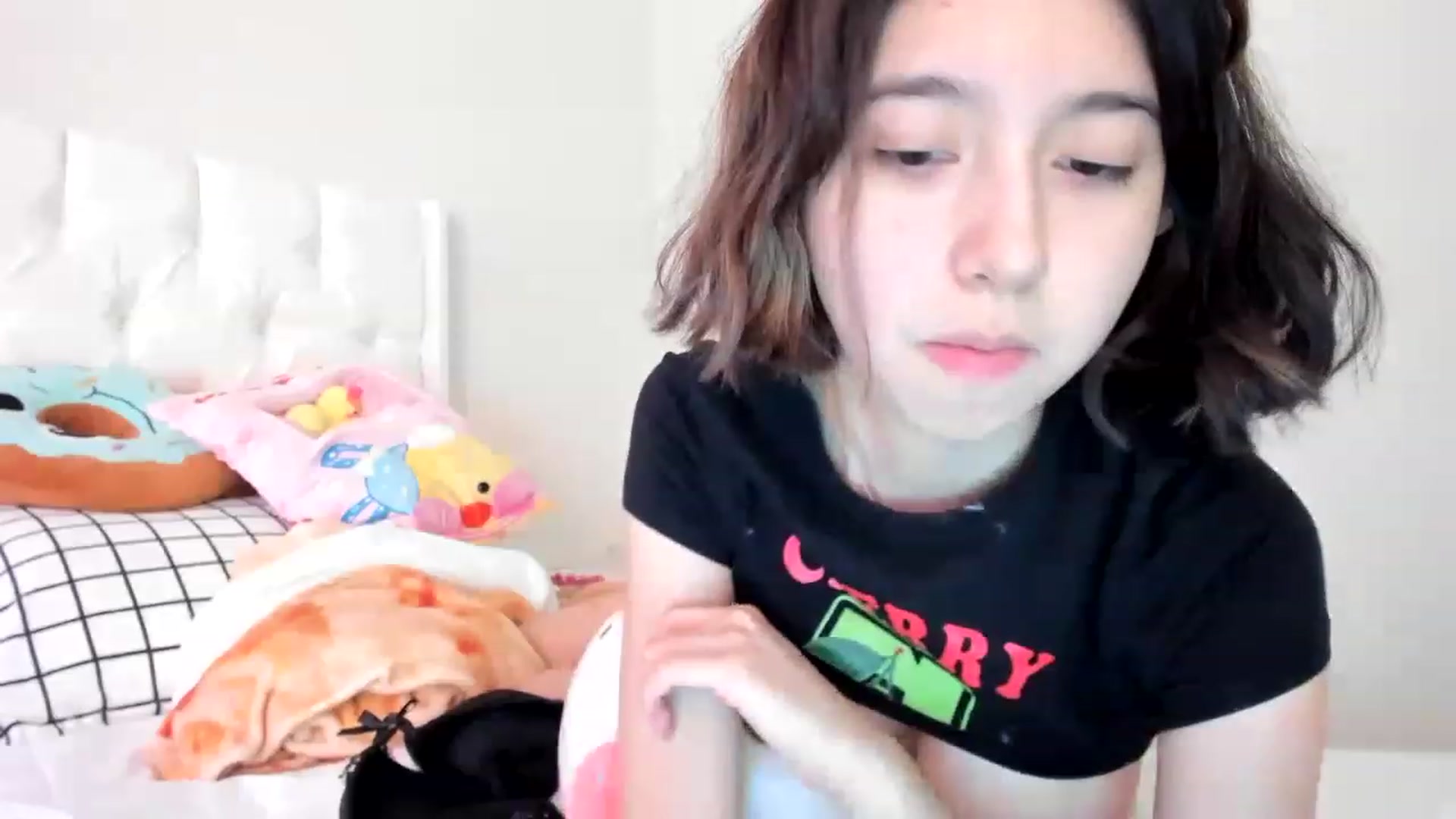 Gallery image thumbnail from Cherrycute666's myfreecams stream on, 02/26/2023, 18:36 image 14 of 20