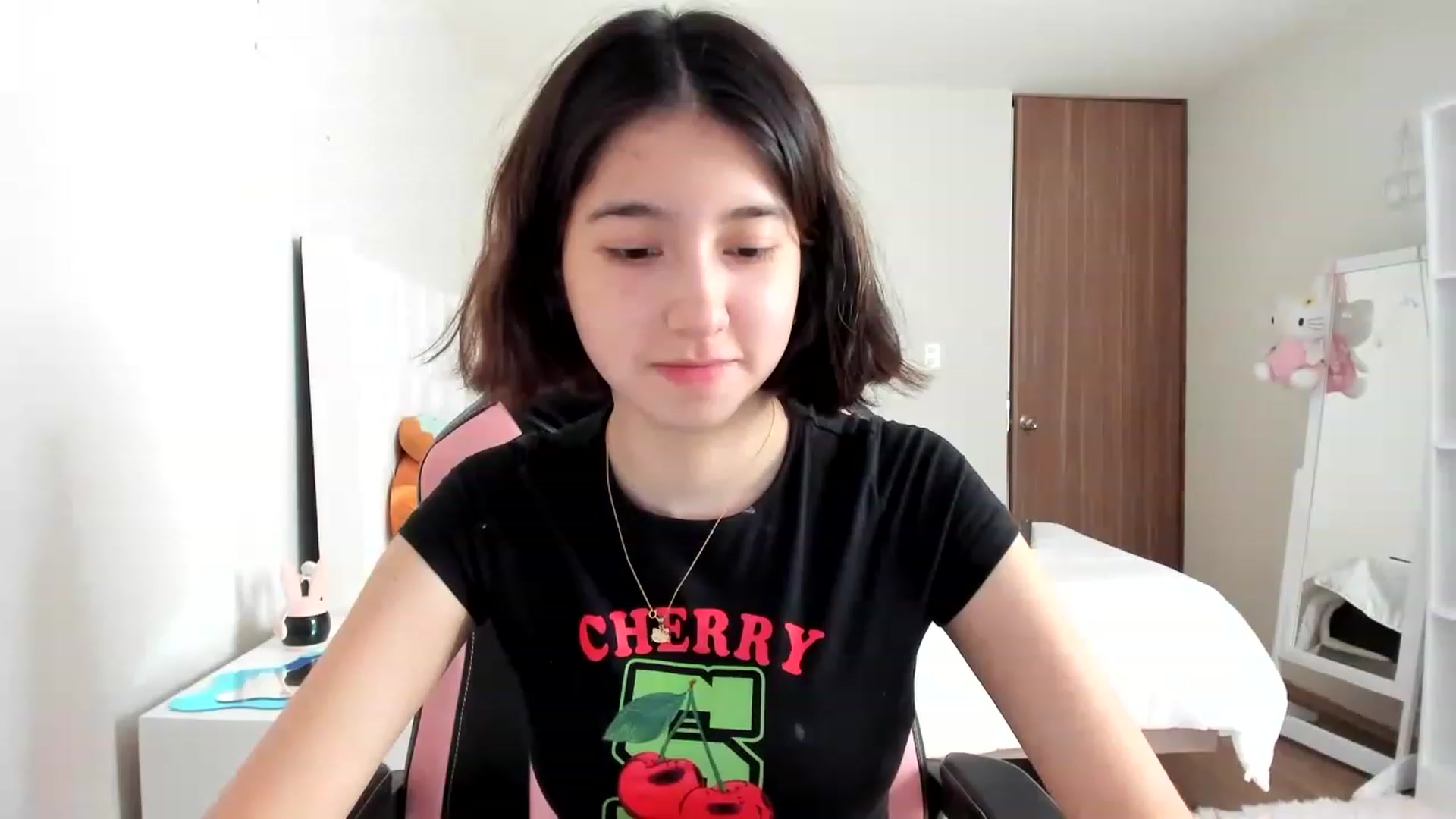 Gallery image thumbnail from Cherrycute666's myfreecams stream on, 02/26/2023, 21:03 image 10 of 20
