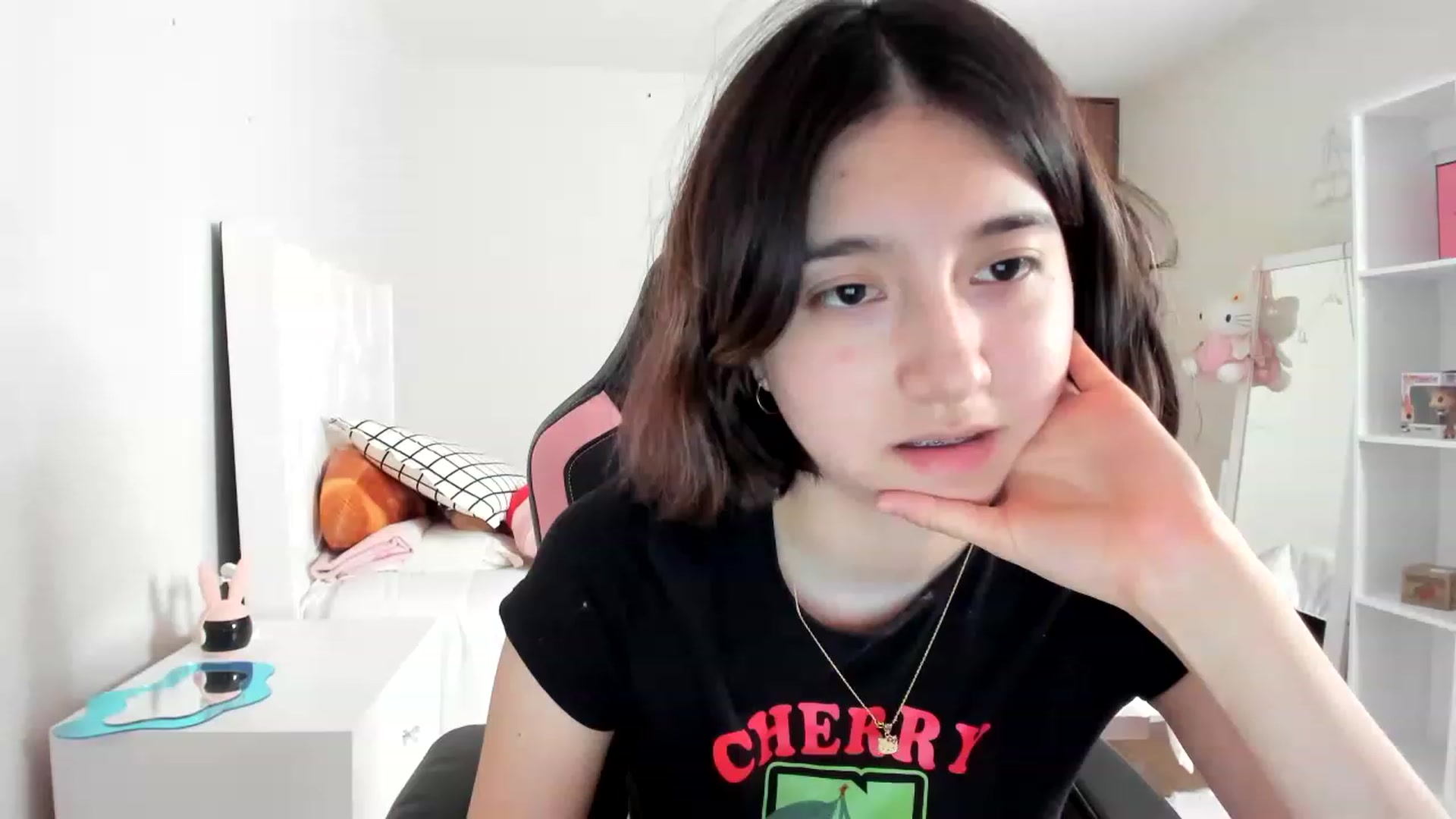 Gallery image thumbnail from Cherrycute666's myfreecams stream on, 02/27/2023, 01:29 image 14 of 20