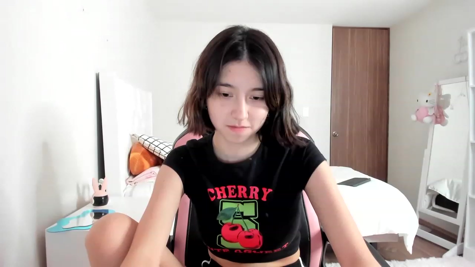Gallery image thumbnail from Cherrycute666's myfreecams stream on, 02/27/2023, 01:29 image 7 of 20
