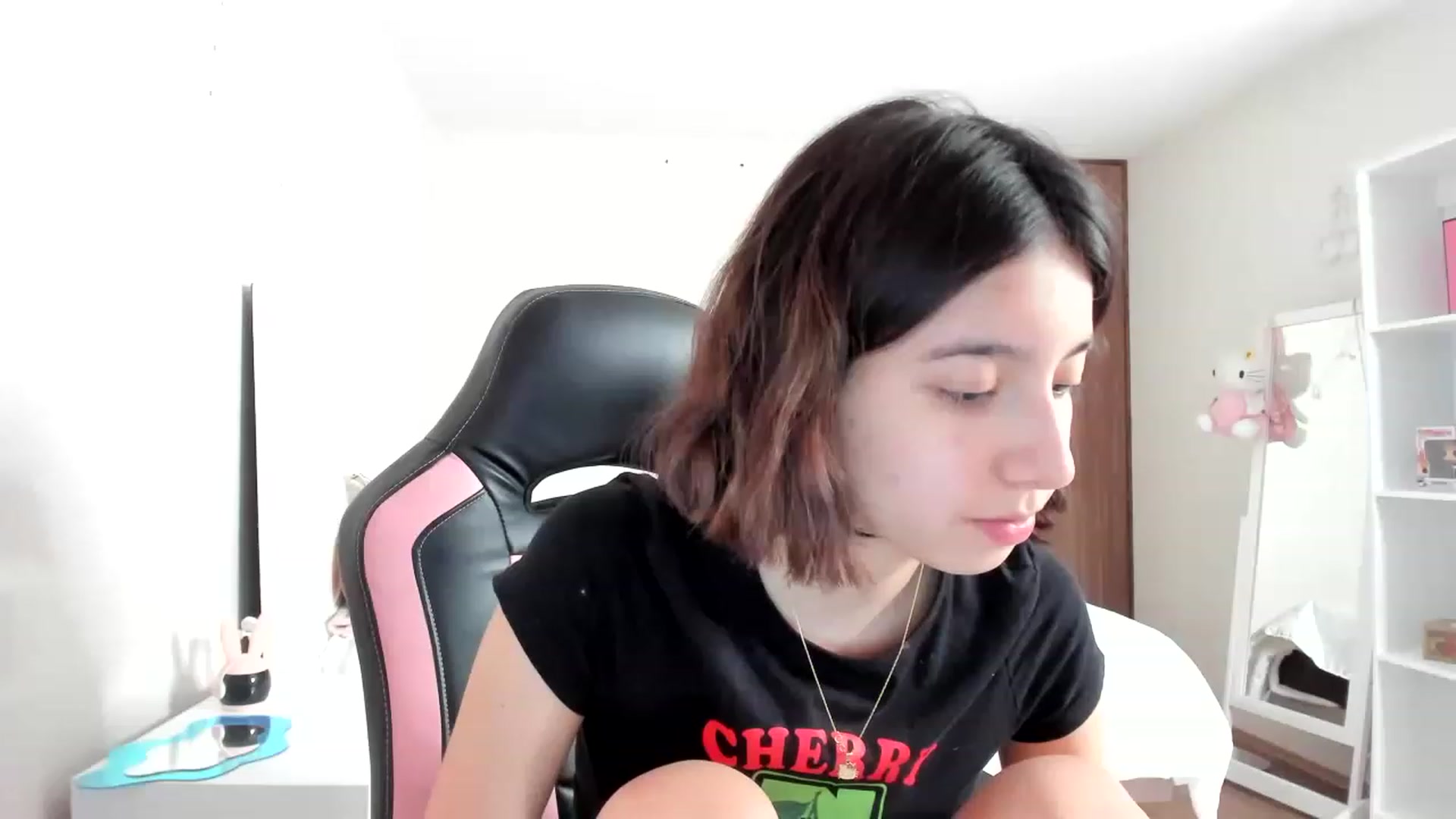 Gallery image thumbnail from Cherrycute666's myfreecams stream on, 02/27/2023, 01:29 image 18 of 20