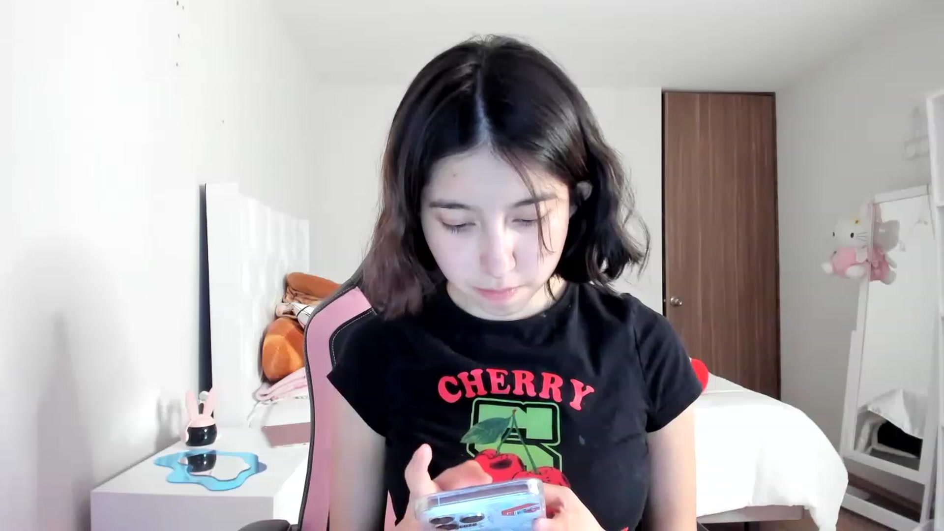 Gallery image thumbnail from Cherrycute666's myfreecams stream on, 02/27/2023, 04:30 image 20 of 20