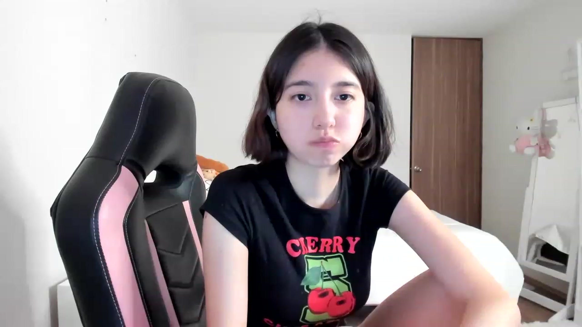 Gallery image thumbnail from Cherrycute666's myfreecams stream on, 02/27/2023, 04:30 image 15 of 20
