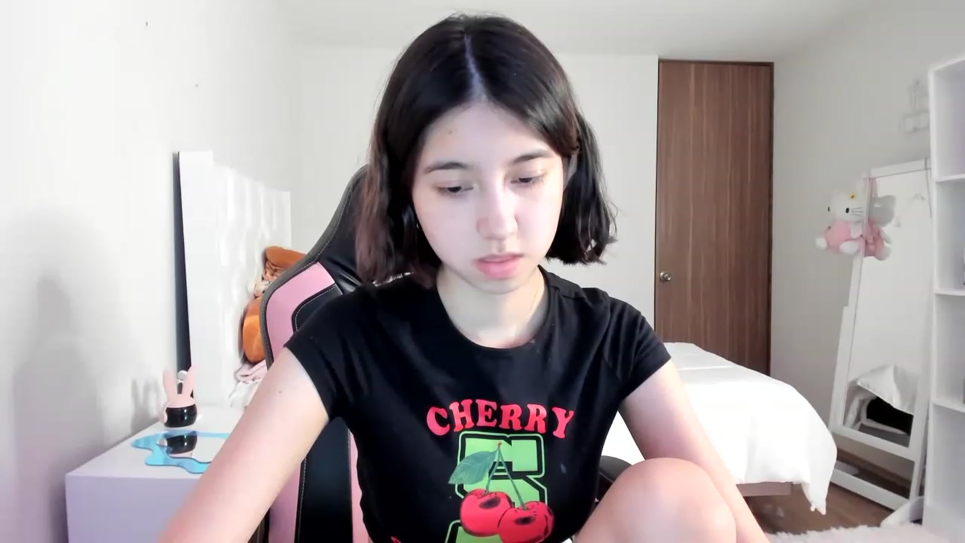 Gallery image thumbnail from Cherrycute666's myfreecams stream on, 02/27/2023, 04:30 image 13 of 20