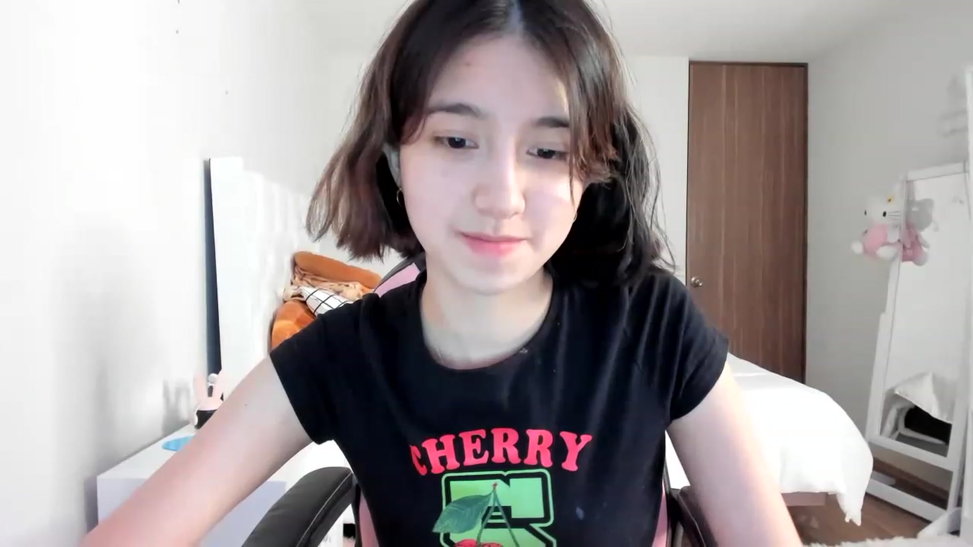 Gallery image thumbnail from Cherrycute666's myfreecams stream on, 02/27/2023, 04:30 image 14 of 20