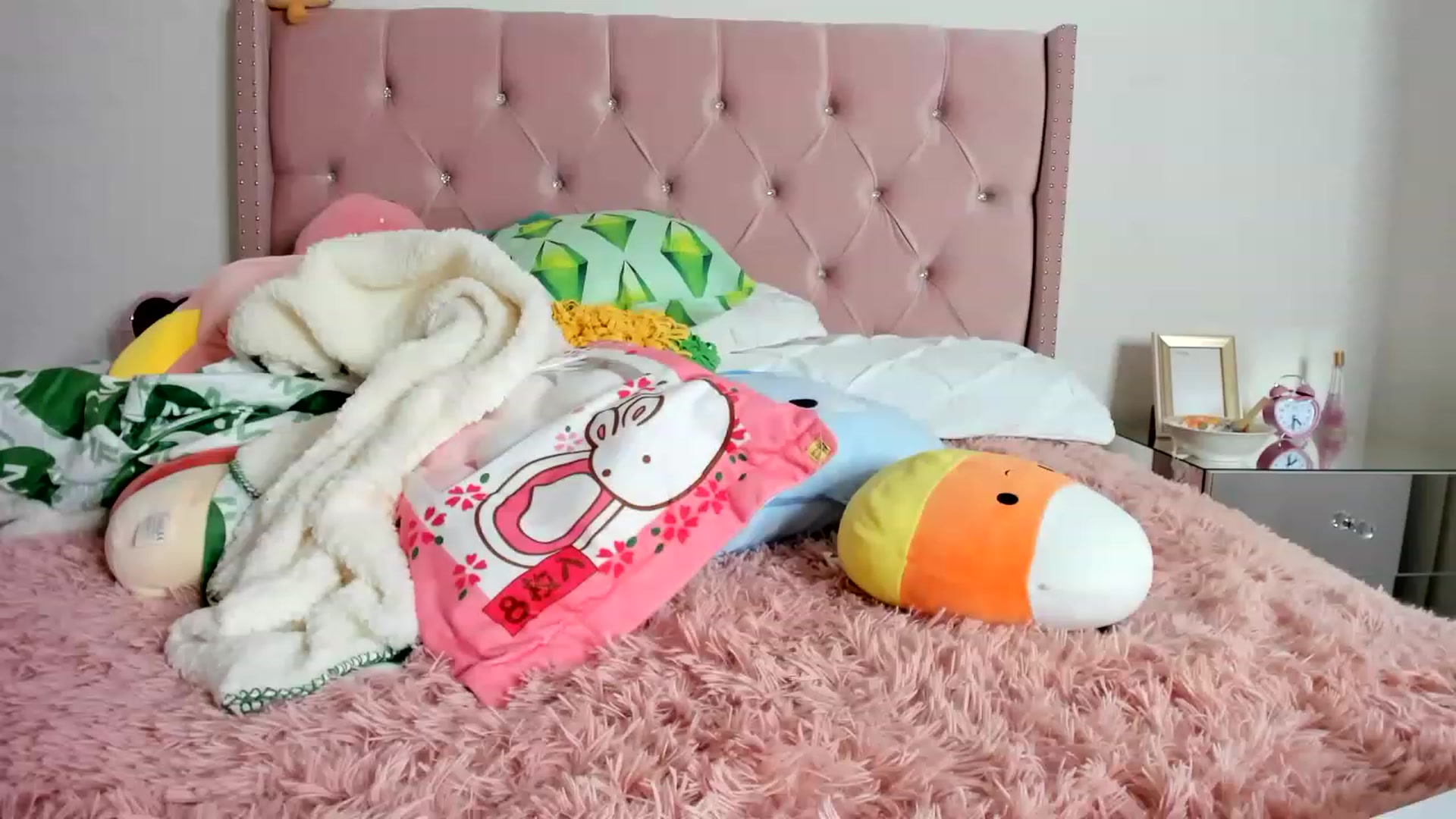 Gallery image thumbnail from Cherrycute666's myfreecams stream on, 02/27/2023, 07:31 image 11 of 20