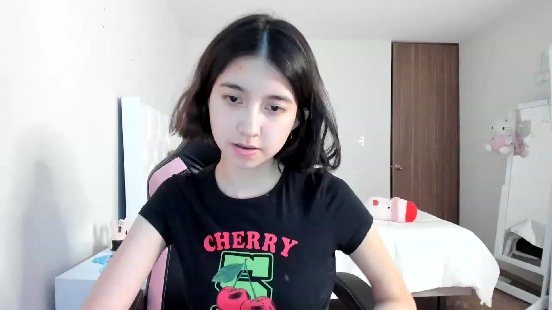 Gallery image thumbnail from Cherrycute666's myfreecams stream on, 02/27/2023, 07:31 image 1 of 20