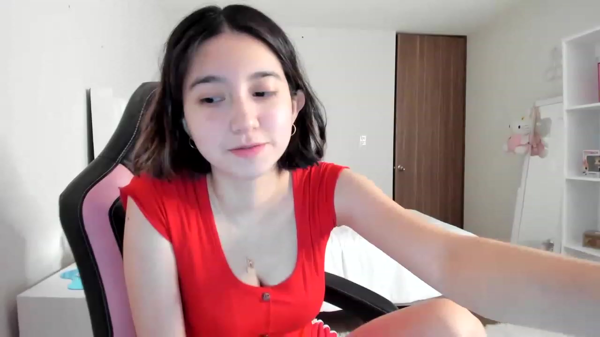 Gallery image thumbnail from Cherrycute666's myfreecams stream on, 02/27/2023, 07:31 image 15 of 20