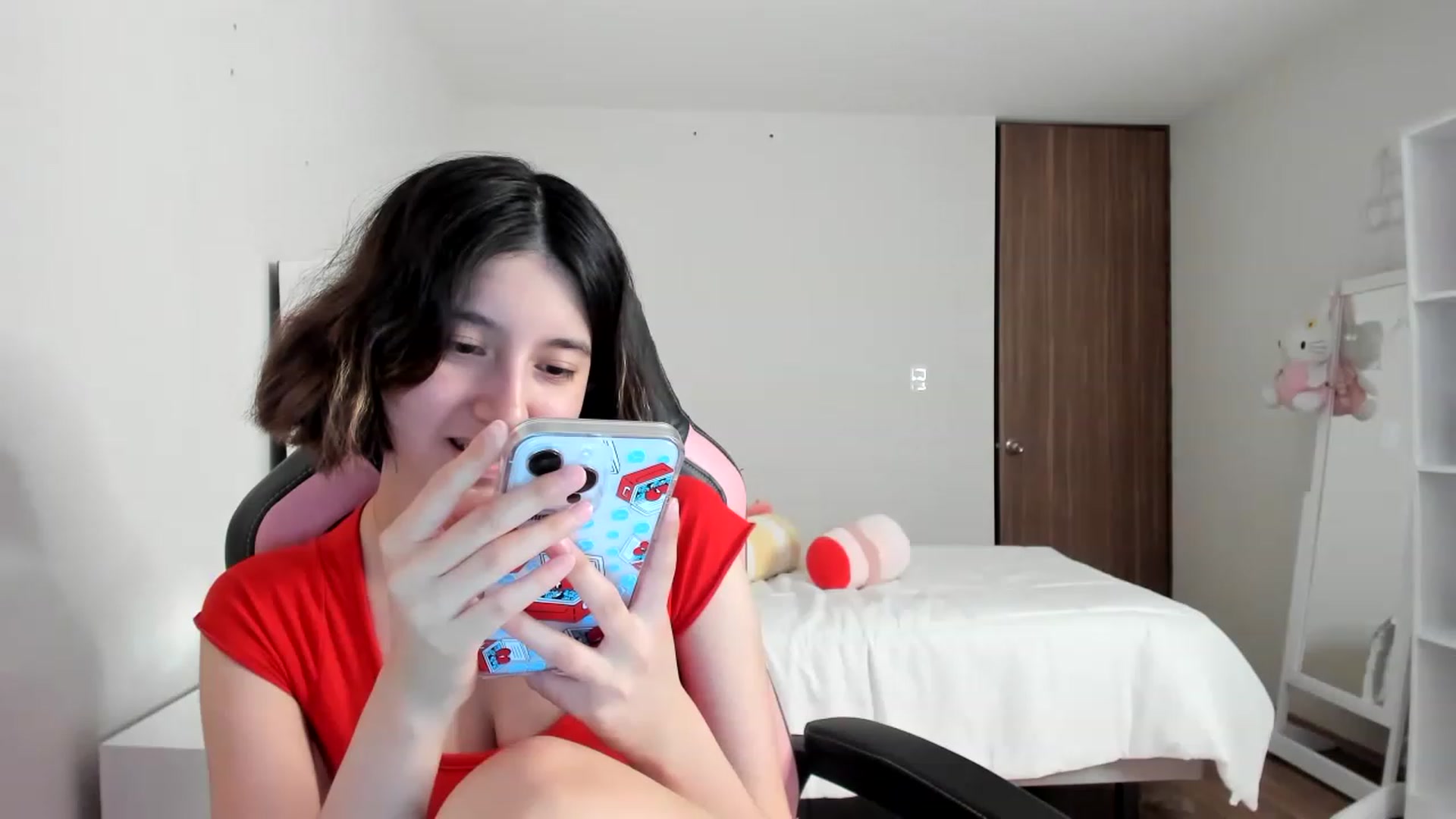 Gallery image thumbnail from Cherrycute666's myfreecams stream on, 02/27/2023, 08:48 image 2 of 20