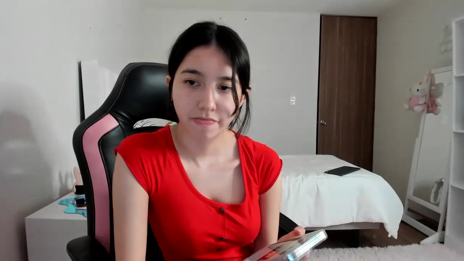 Gallery image thumbnail from Cherrycute666's myfreecams stream on, 02/27/2023, 10:22 image 16 of 20
