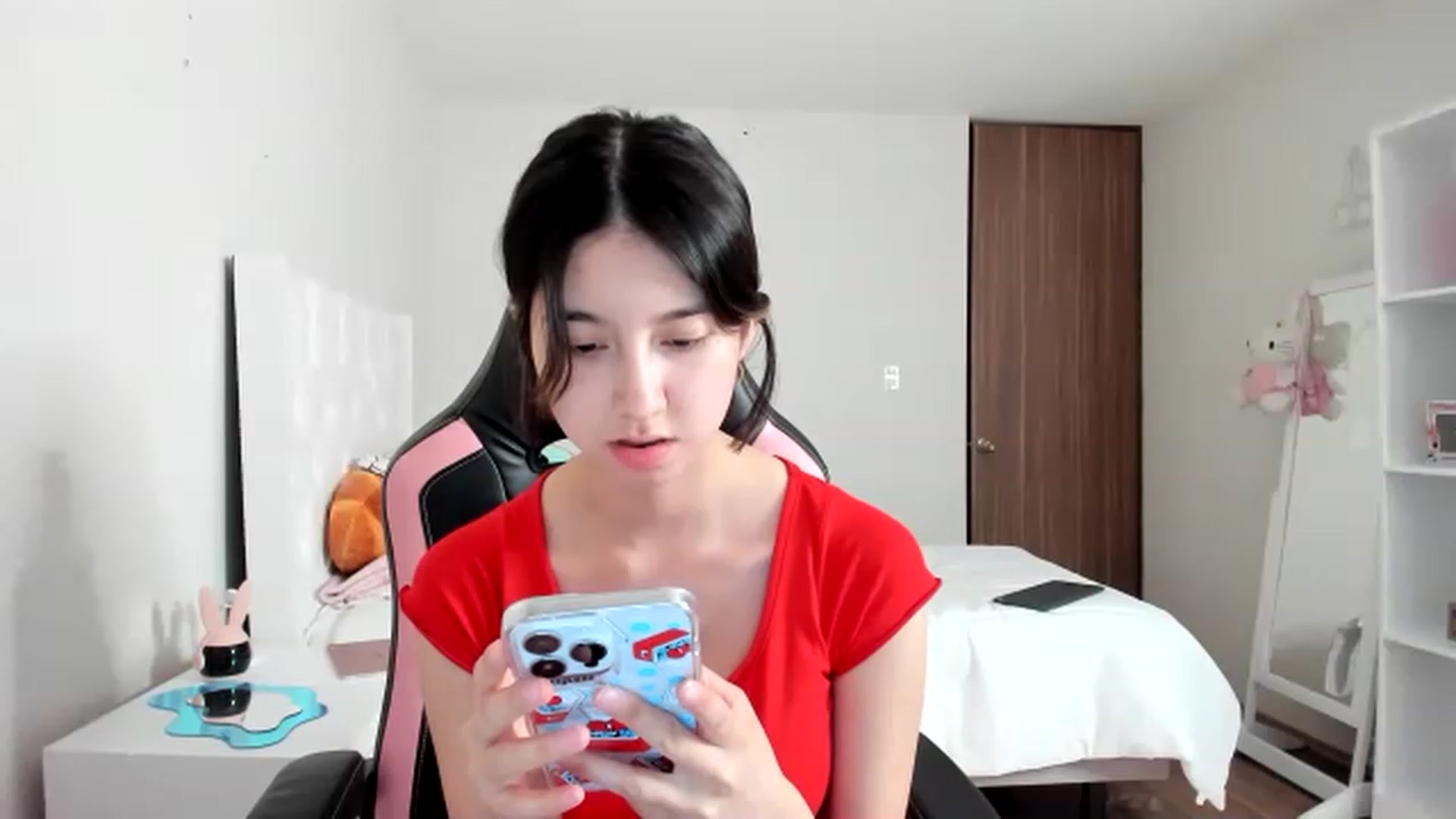 Gallery image thumbnail from Cherrycute666's myfreecams stream on, 02/27/2023, 10:22 image 1 of 20