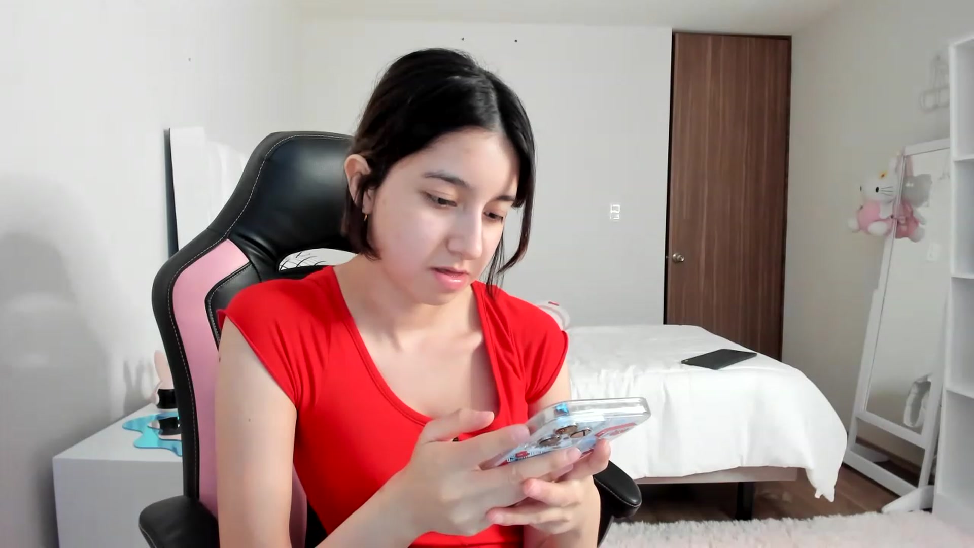 Gallery image thumbnail from Cherrycute666's myfreecams stream on, 02/27/2023, 10:22 image 17 of 20