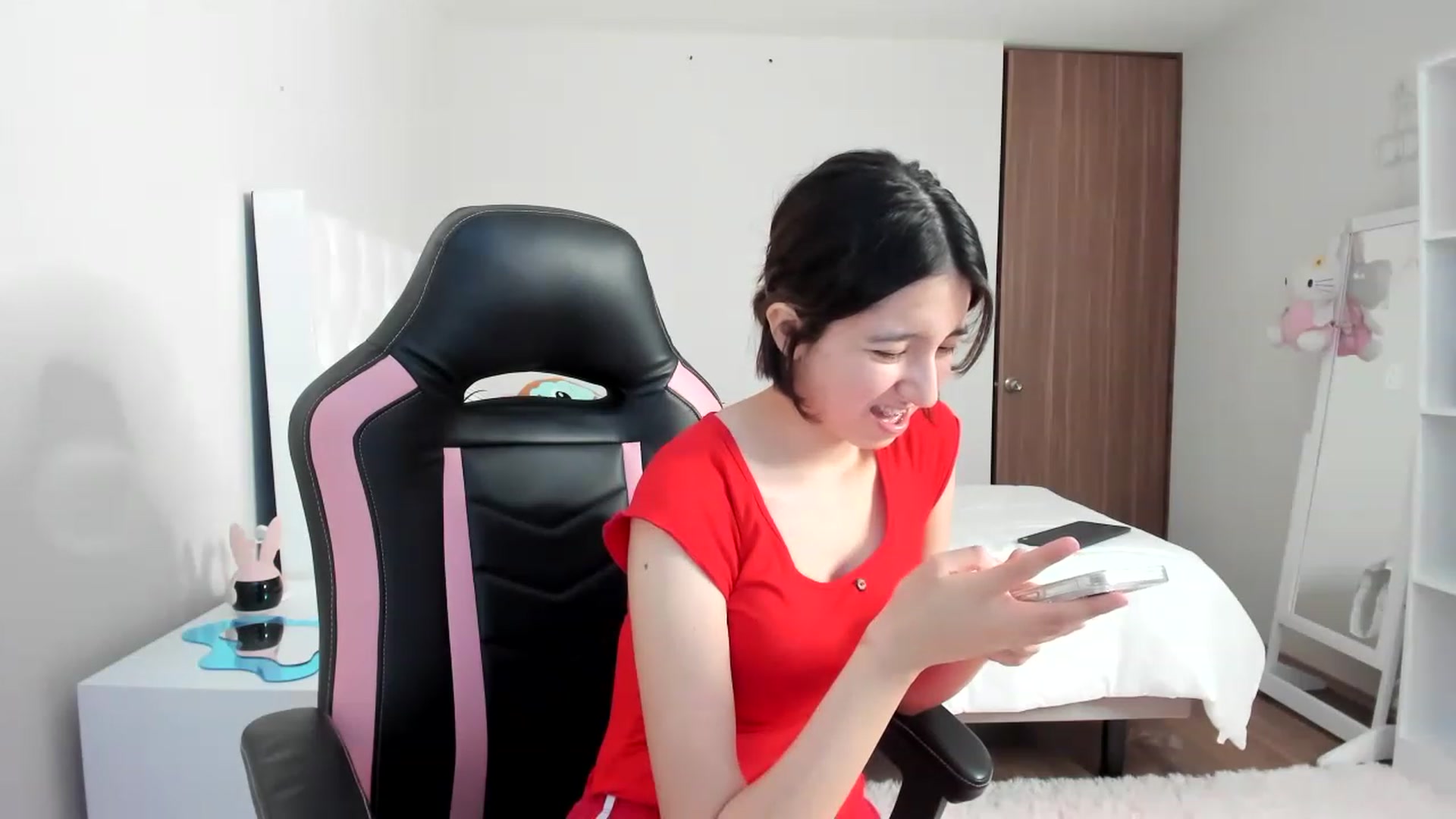 Gallery image thumbnail from Cherrycute666's myfreecams stream on, 02/27/2023, 10:22 image 19 of 20