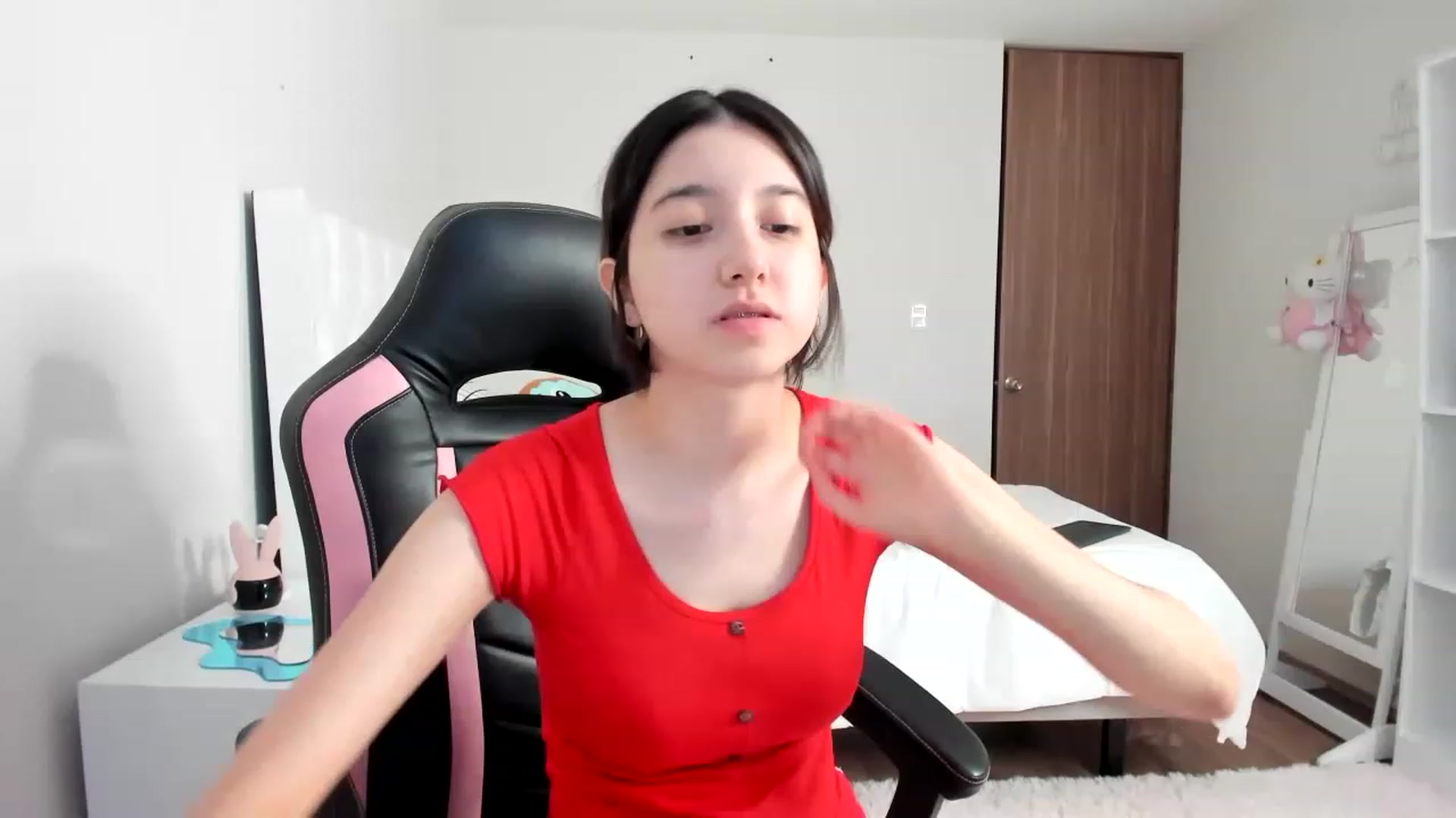 Gallery image thumbnail from Cherrycute666's myfreecams stream on, 02/27/2023, 10:22 image 18 of 20