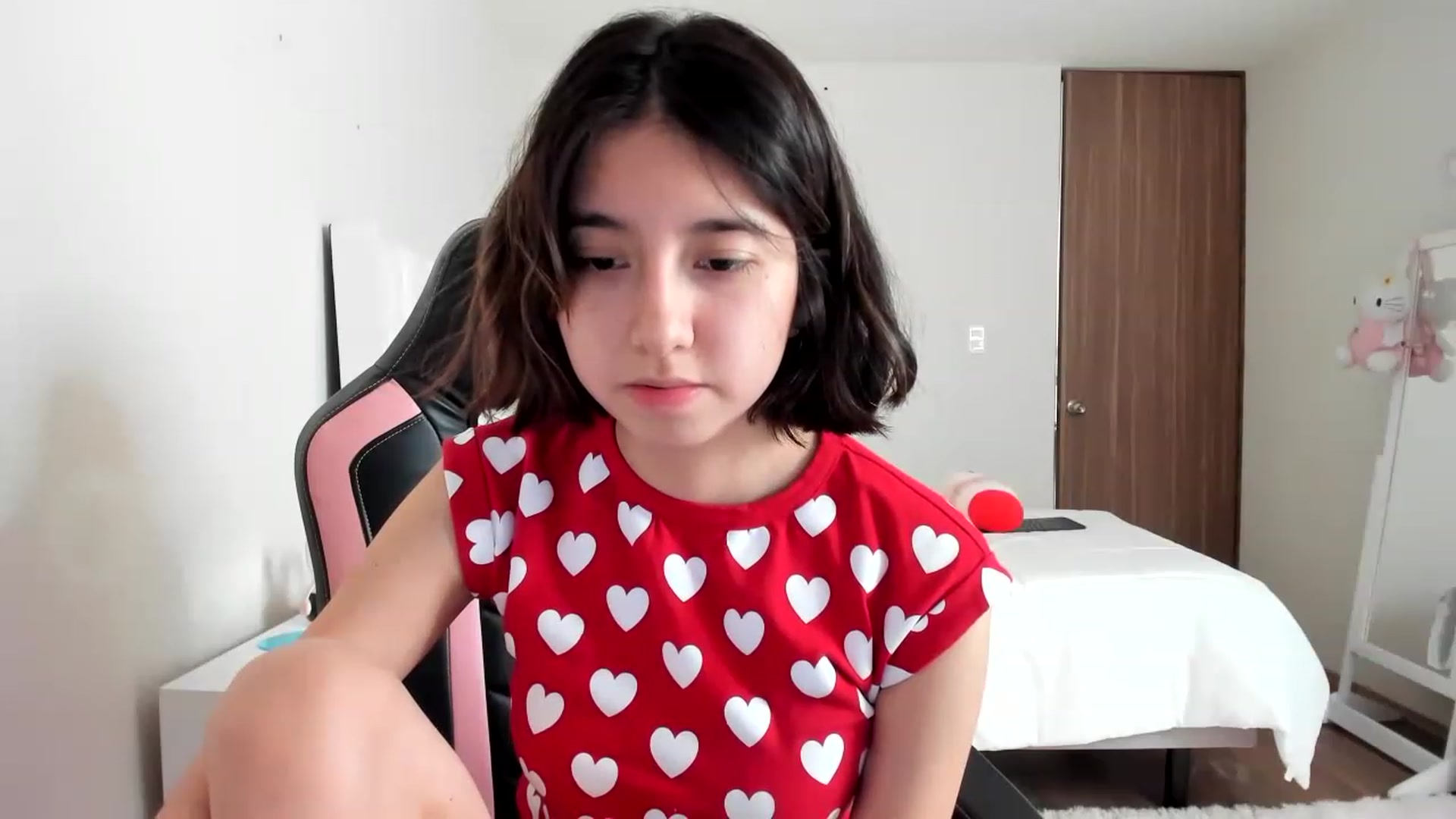 Gallery image thumbnail from Cherrycute666's myfreecams stream on, 02/27/2023, 21:09 image 16 of 20