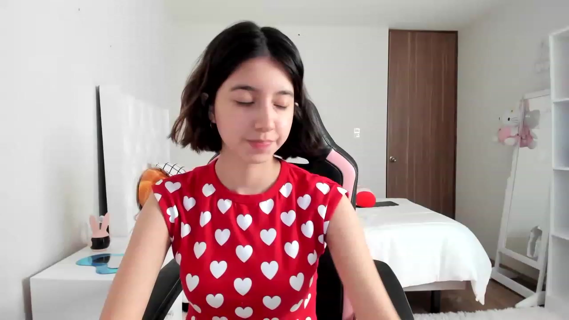 Gallery image thumbnail from Cherrycute666's myfreecams stream on, 02/28/2023, 24:04 image 8 of 20