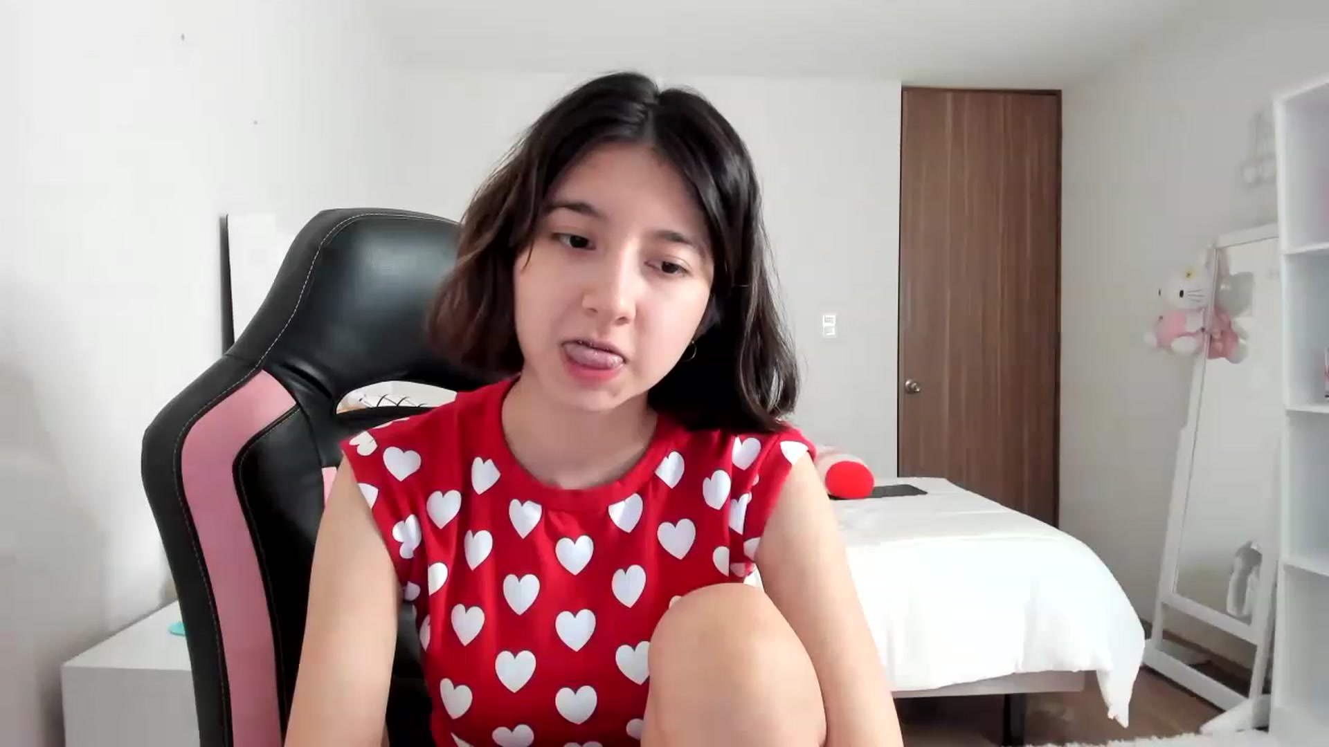 Gallery image thumbnail from Cherrycute666's myfreecams stream on, 02/28/2023, 24:04 image 12 of 20