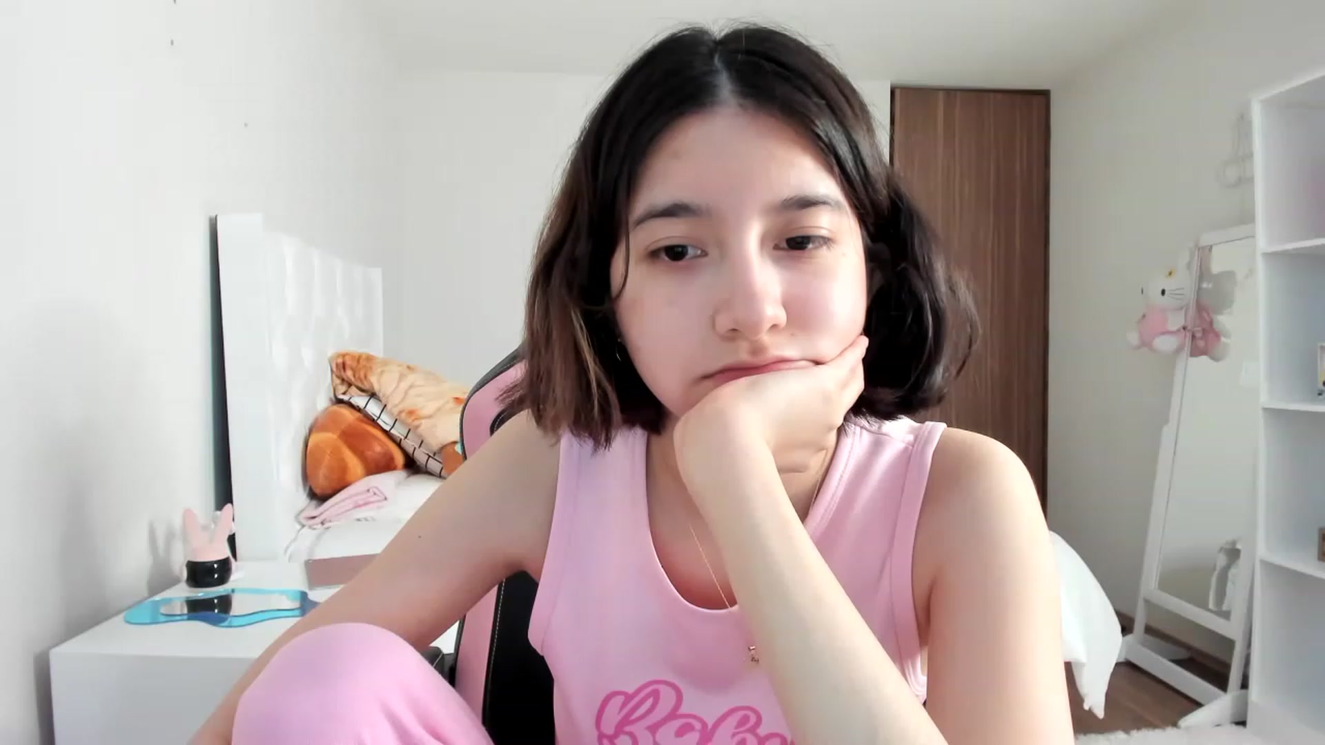 Gallery image thumbnail from Cherrycute666's myfreecams stream on, 02/28/2023, 07:41 image 8 of 20