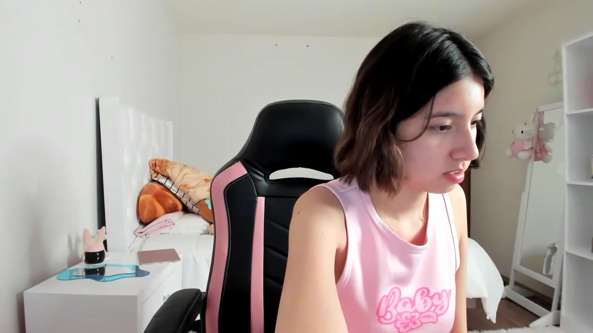 Gallery image thumbnail from Cherrycute666's myfreecams stream on, 02/28/2023, 07:41 image 5 of 20