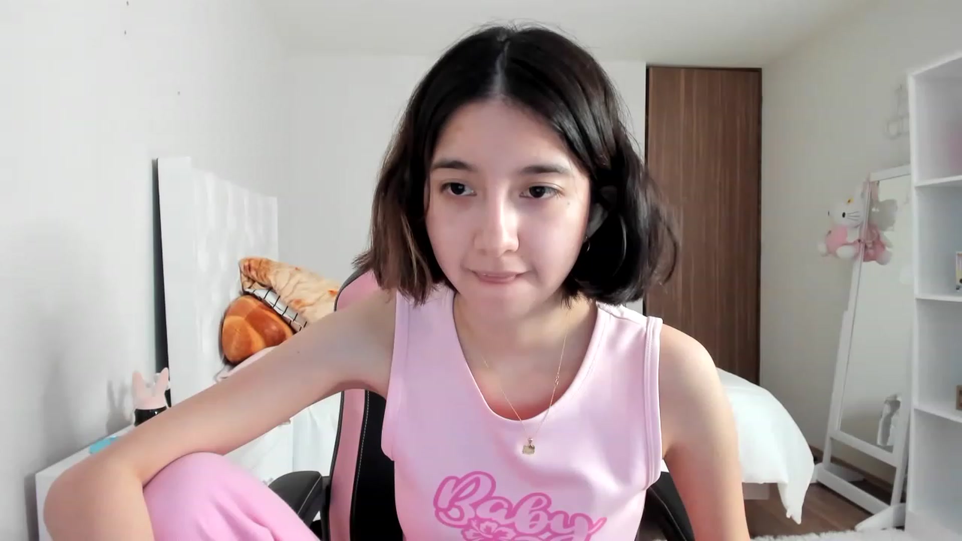 Gallery image thumbnail from Cherrycute666's myfreecams stream on, 02/28/2023, 07:41 image 7 of 20