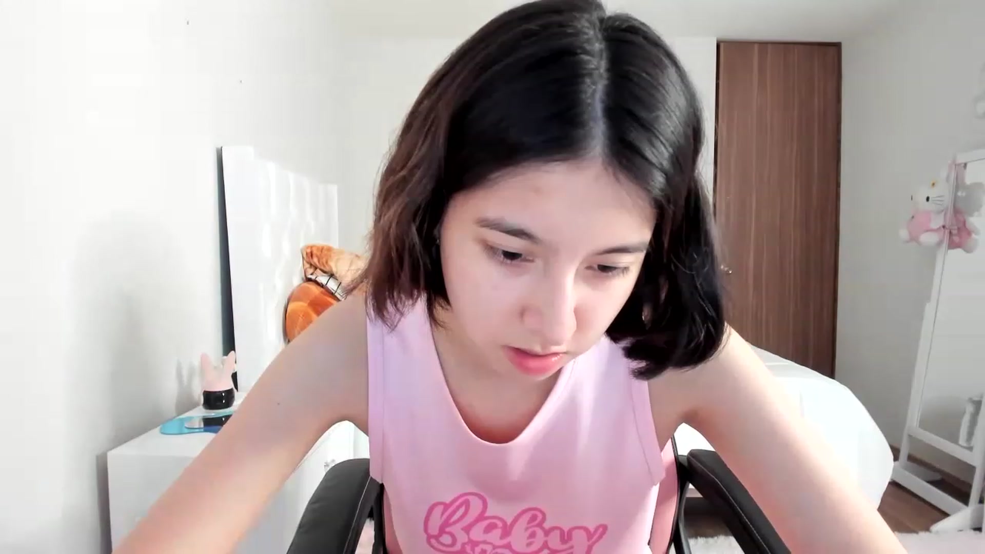 Gallery image thumbnail from Cherrycute666's myfreecams stream on, 02/28/2023, 09:00 image 13 of 20