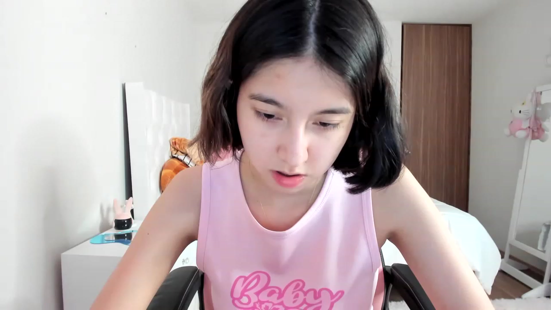Gallery image thumbnail from Cherrycute666's myfreecams stream on, 02/28/2023, 09:00 image 15 of 20