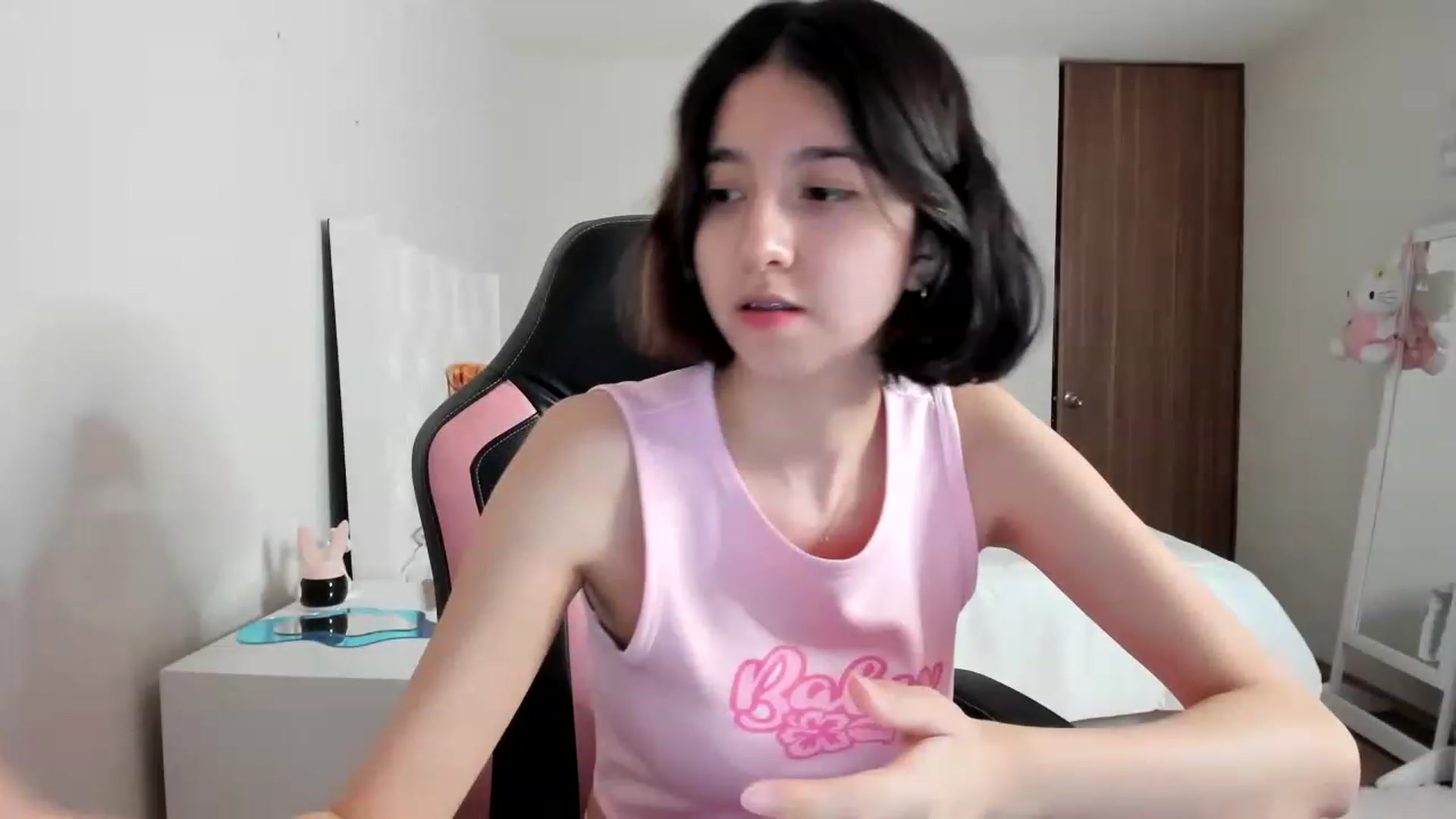 Gallery image thumbnail from Cherrycute666's myfreecams stream on, 02/28/2023, 09:00 image 19 of 20