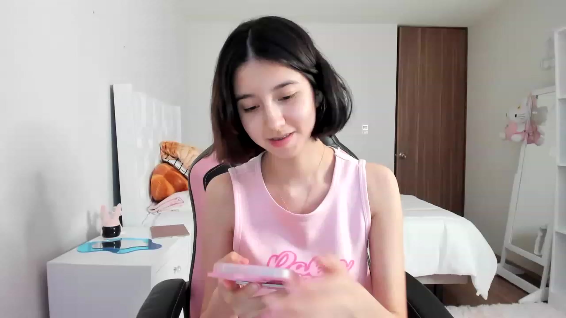 Gallery image thumbnail from Cherrycute666's myfreecams stream on, 02/28/2023, 09:50 image 10 of 20