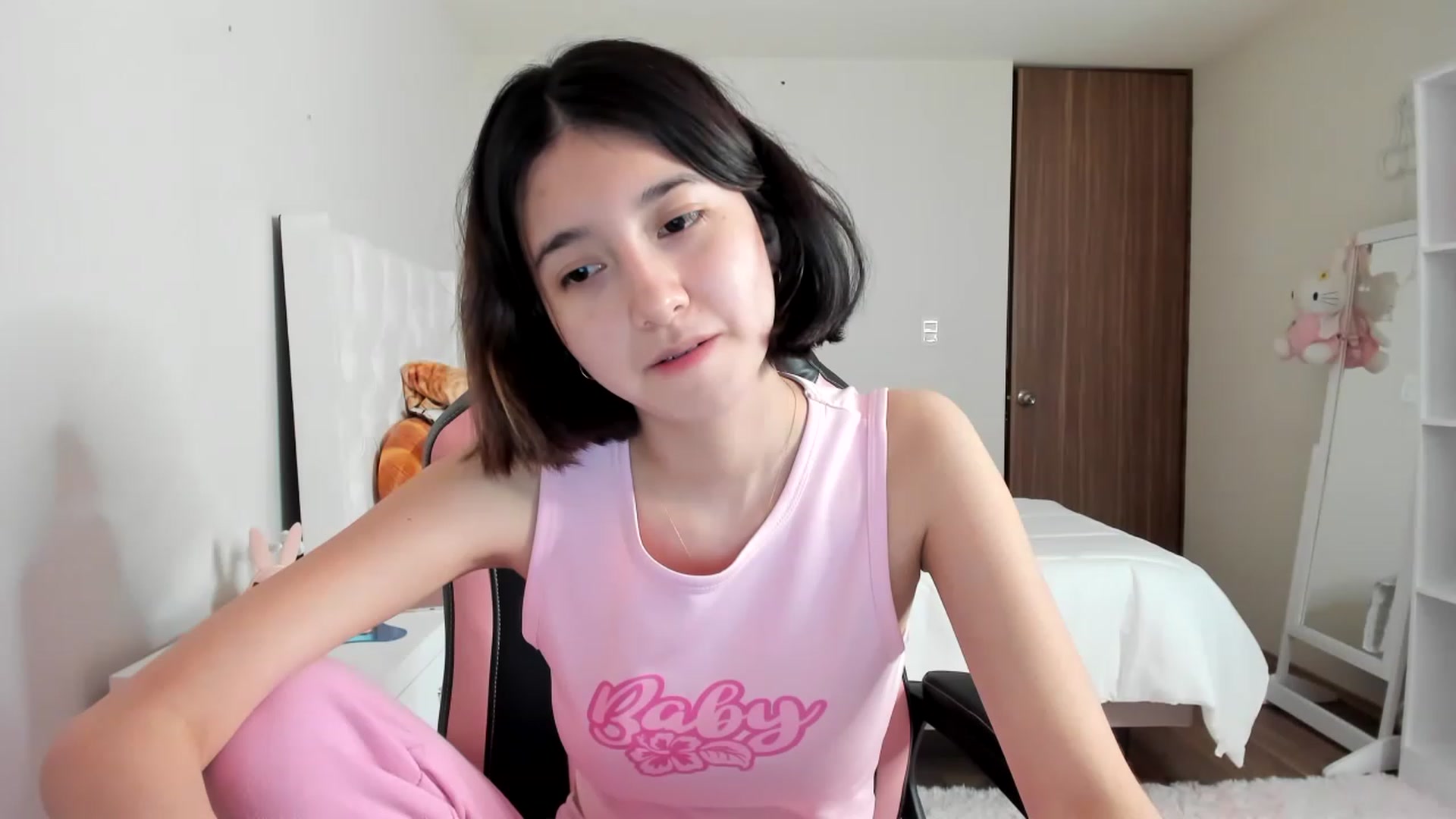 Gallery image thumbnail from Cherrycute666's myfreecams stream on, 02/28/2023, 09:50 image 4 of 20