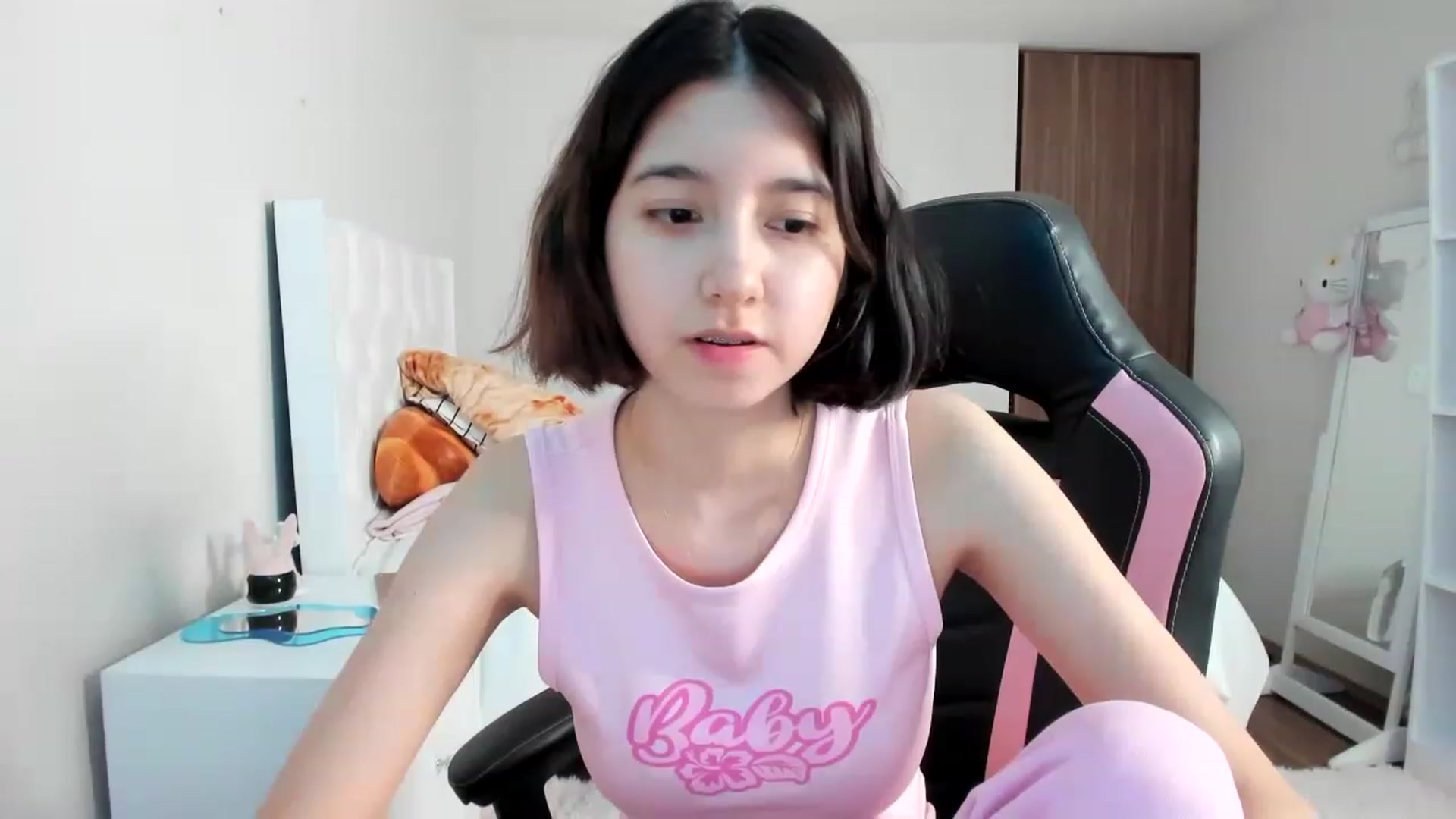 Gallery image thumbnail from Cherrycute666's myfreecams stream on, 02/28/2023, 09:50 image 16 of 20