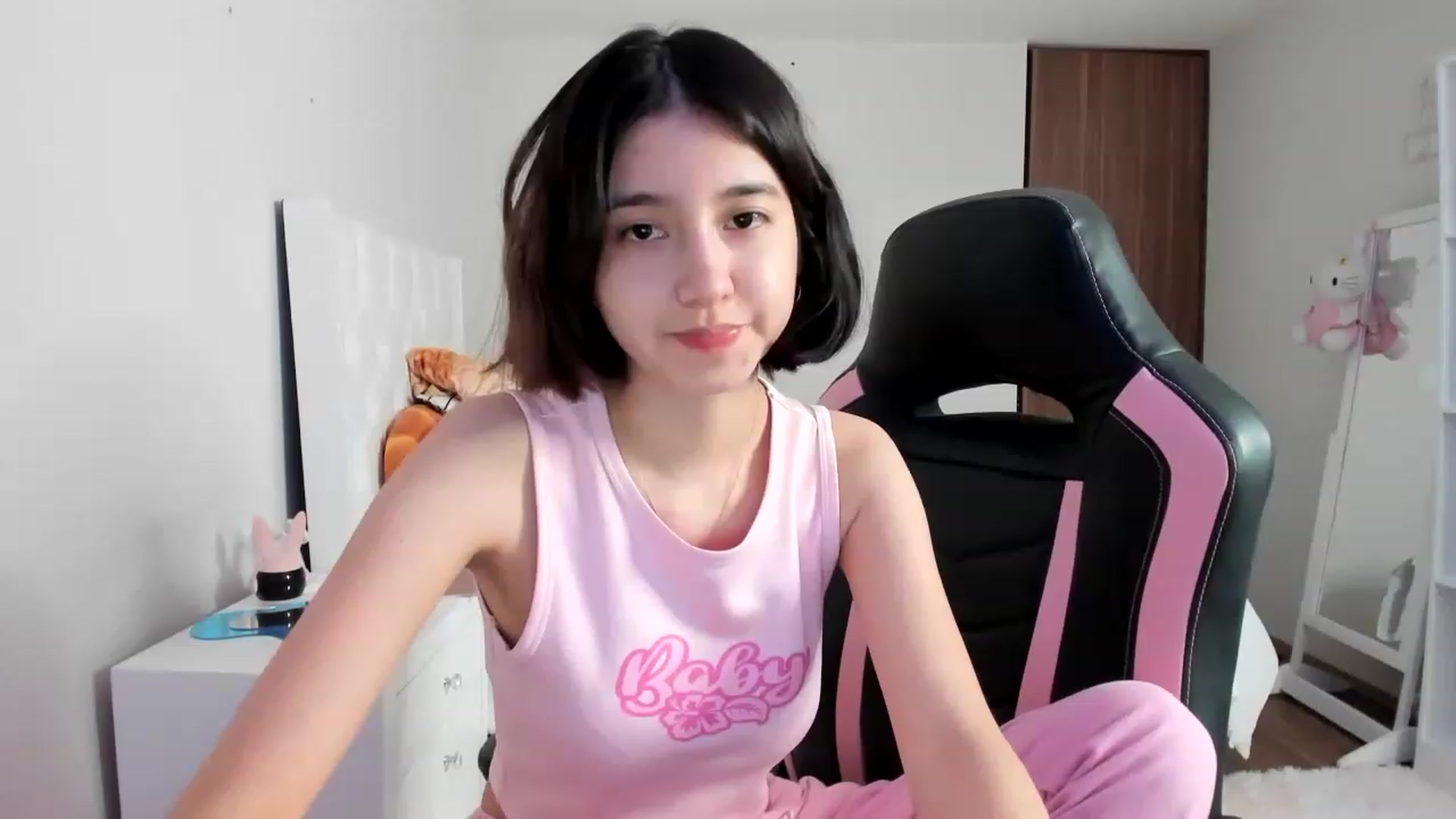 Gallery image thumbnail from Cherrycute666's myfreecams stream on, 02/28/2023, 09:50 image 13 of 20