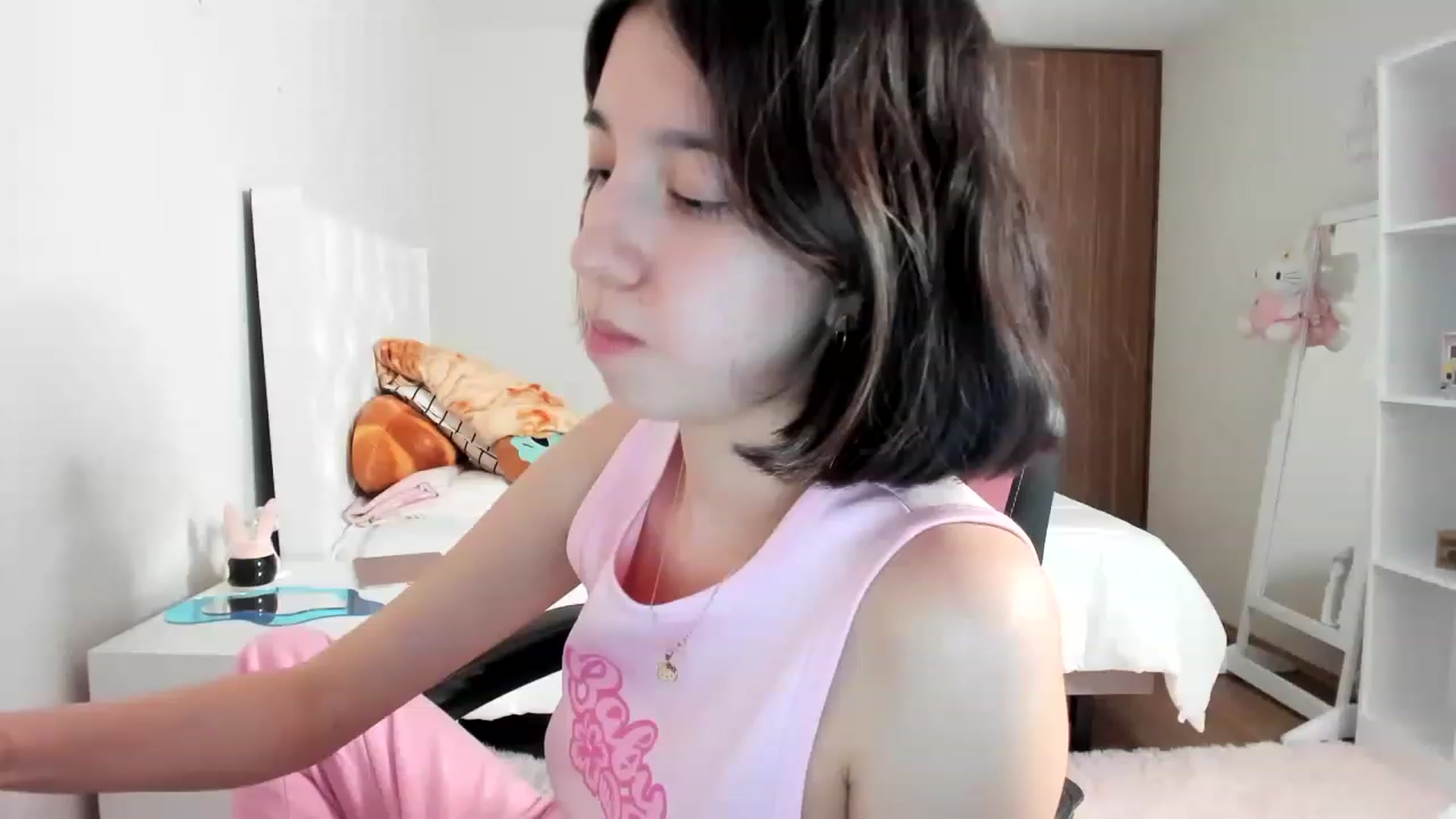 Gallery image thumbnail from Cherrycute666's myfreecams stream on, 02/28/2023, 13:43 image 2 of 20