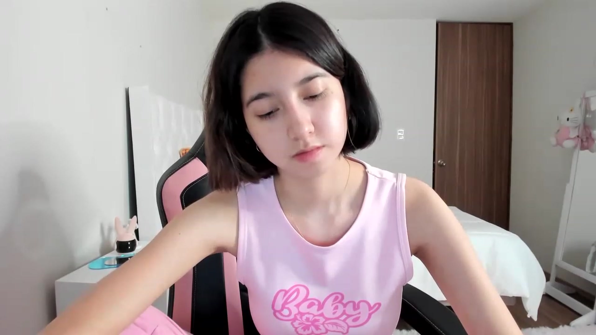 Gallery image thumbnail from Cherrycute666's myfreecams stream on, 02/28/2023, 13:43 image 15 of 20