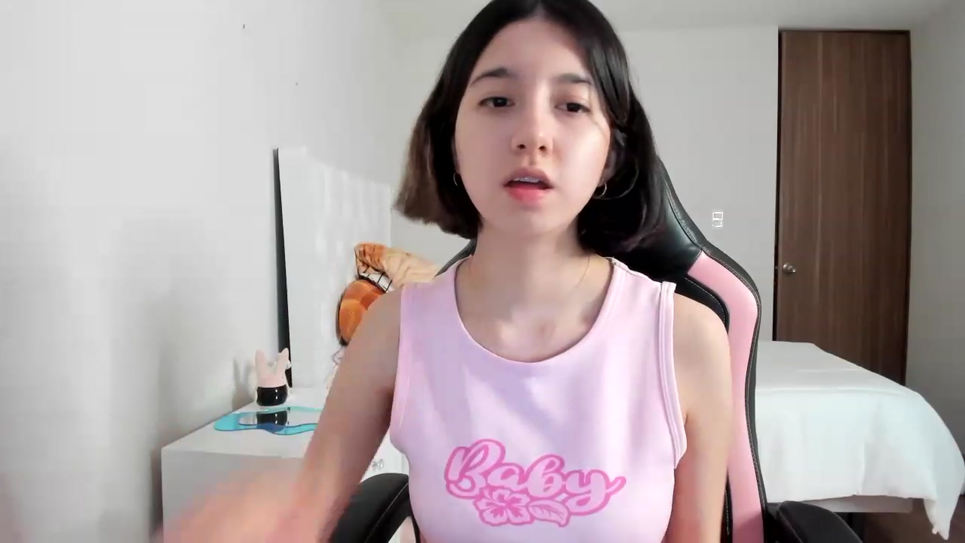 Gallery image thumbnail from Cherrycute666's myfreecams stream on, 02/28/2023, 13:43 image 14 of 20