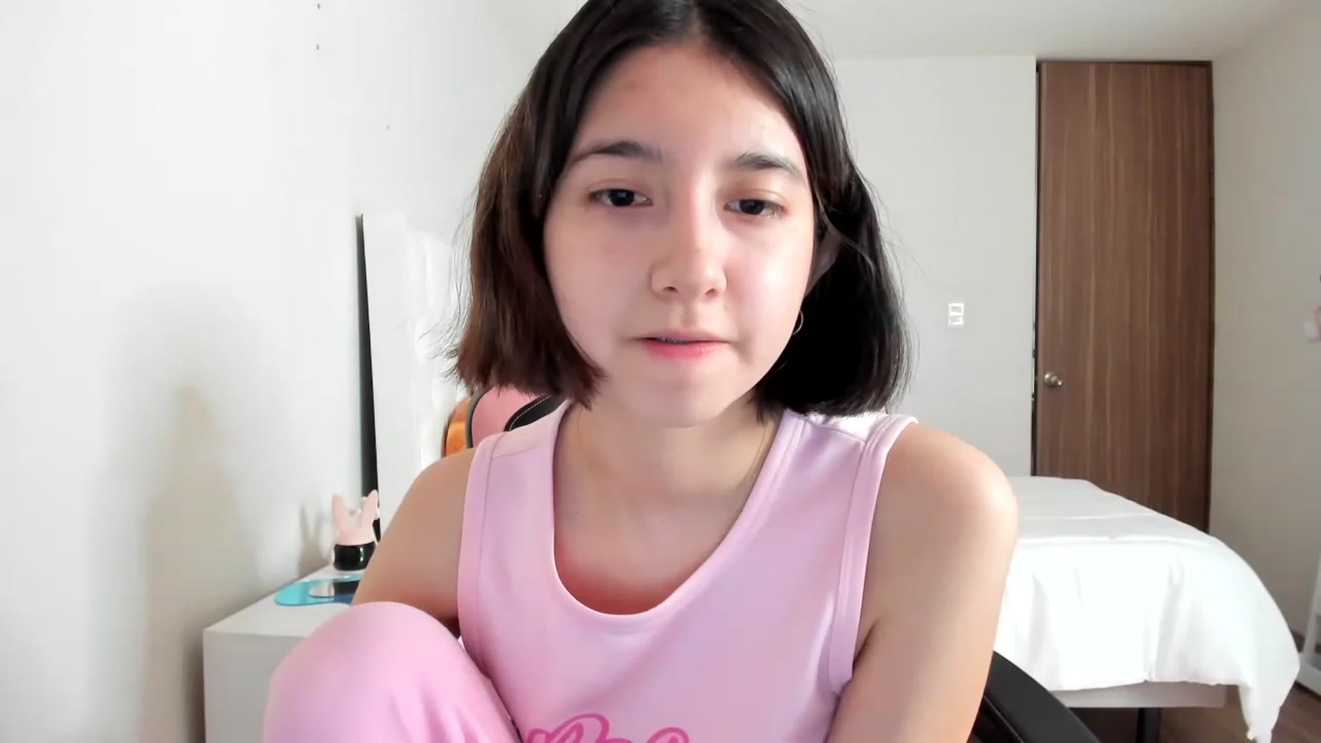 Gallery image thumbnail from Cherrycute666's myfreecams stream on, 02/28/2023, 14:58 image 15 of 20
