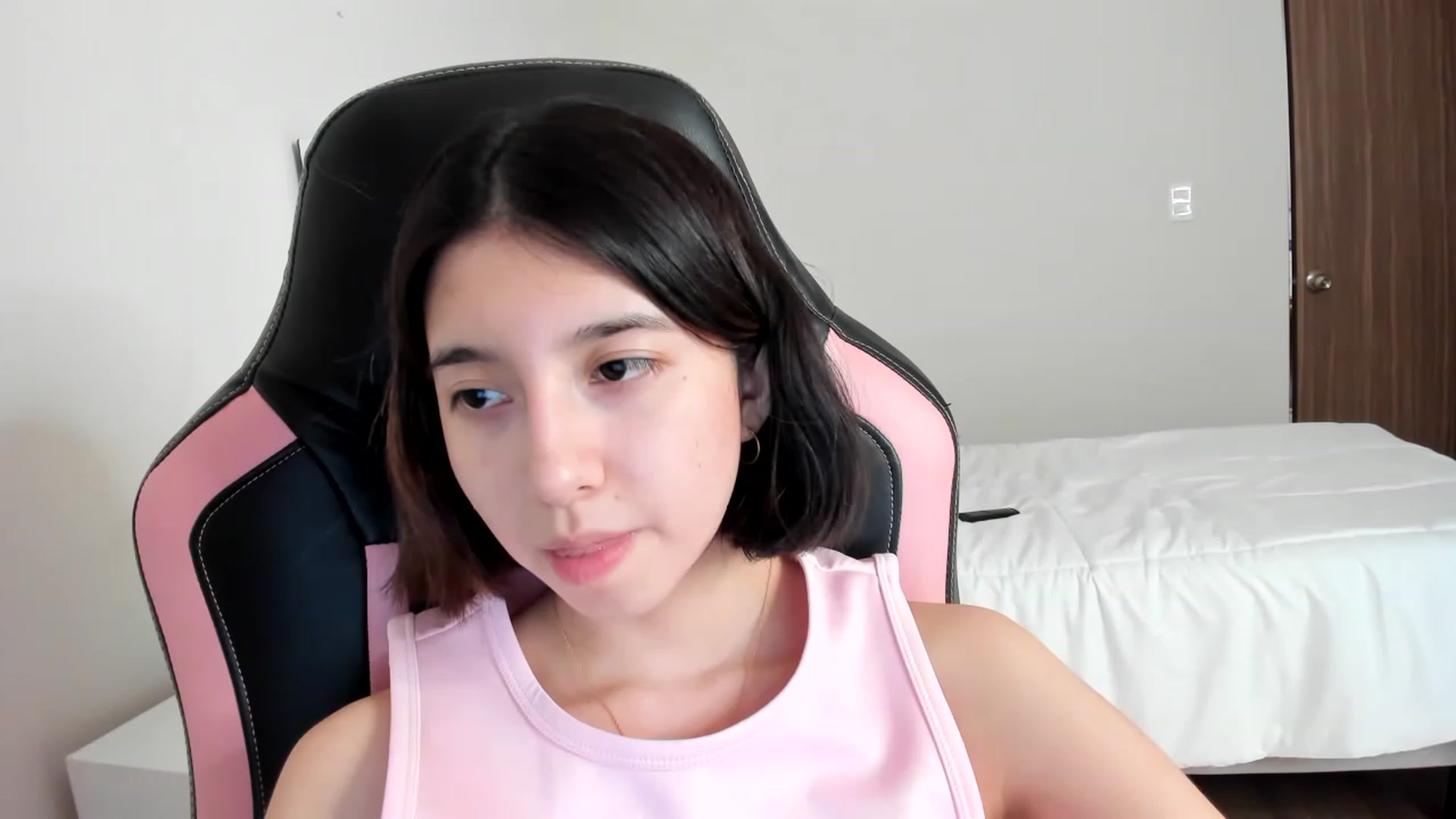 Gallery image thumbnail from Cherrycute666's myfreecams stream on, 02/28/2023, 14:58 image 20 of 20