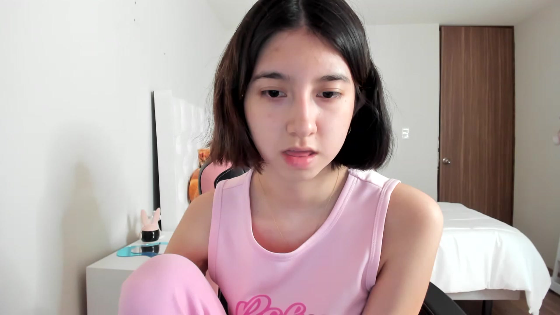 Gallery image thumbnail from Cherrycute666's myfreecams stream on, 02/28/2023, 14:58 image 16 of 20