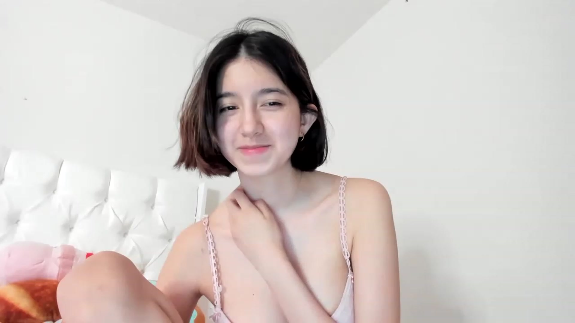 Gallery image thumbnail from Cherrycute666's myfreecams stream on, 03/01/2023, 08:11 image 19 of 20