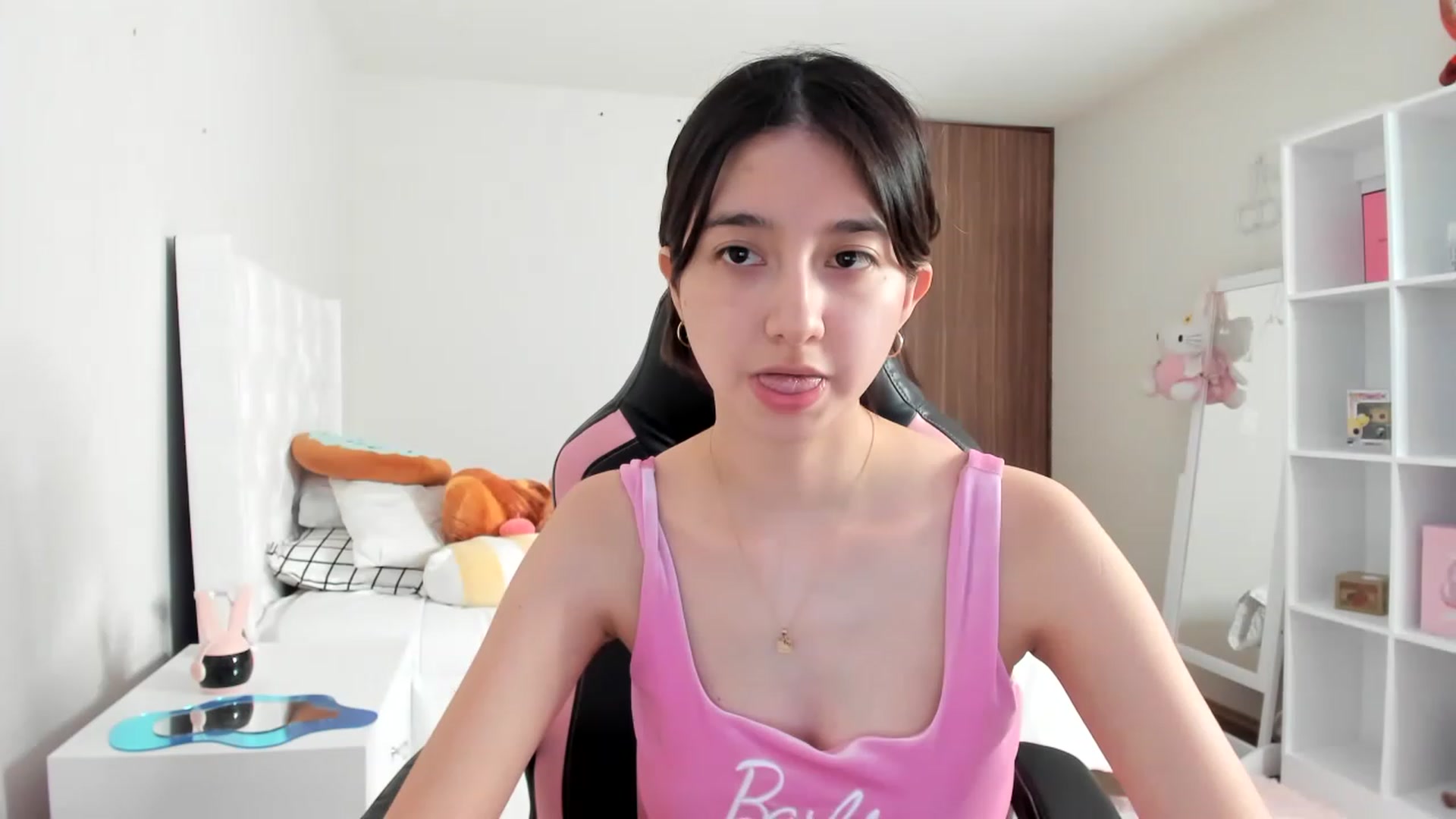 Gallery image thumbnail from Cherrycute666's myfreecams stream on, 03/02/2023, 04:30 image 13 of 20