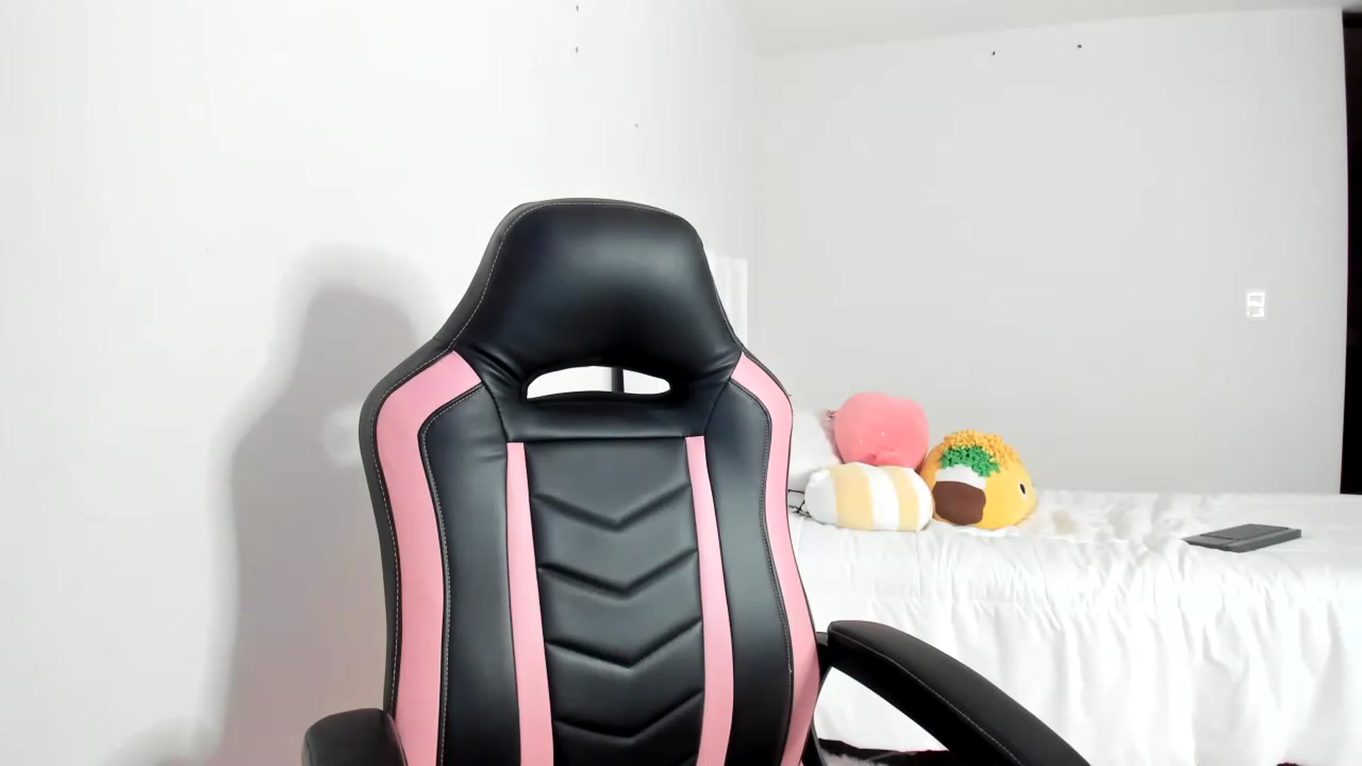 Gallery image thumbnail from Cherrycute666's myfreecams stream on, 03/02/2023, 06:53 image 11 of 20