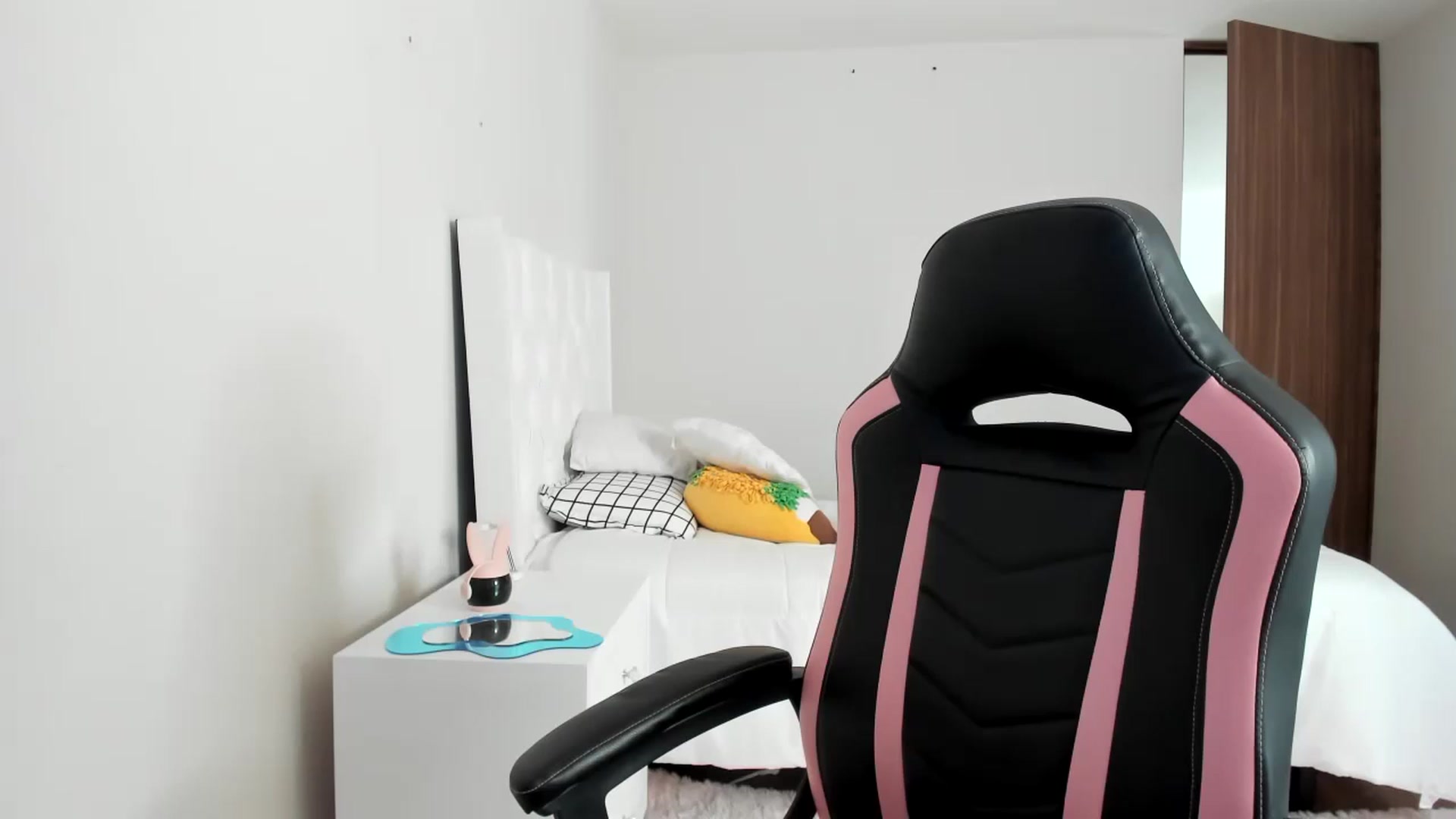 Gallery image thumbnail from Cherrycute666's myfreecams stream on, 03/02/2023, 20:48 image 2 of 20