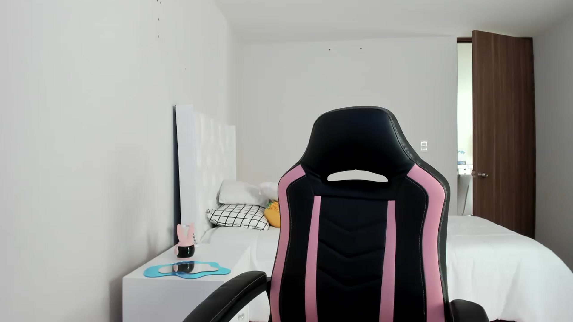 Gallery image thumbnail from Cherrycute666's myfreecams stream on, 03/02/2023, 20:48 image 20 of 20